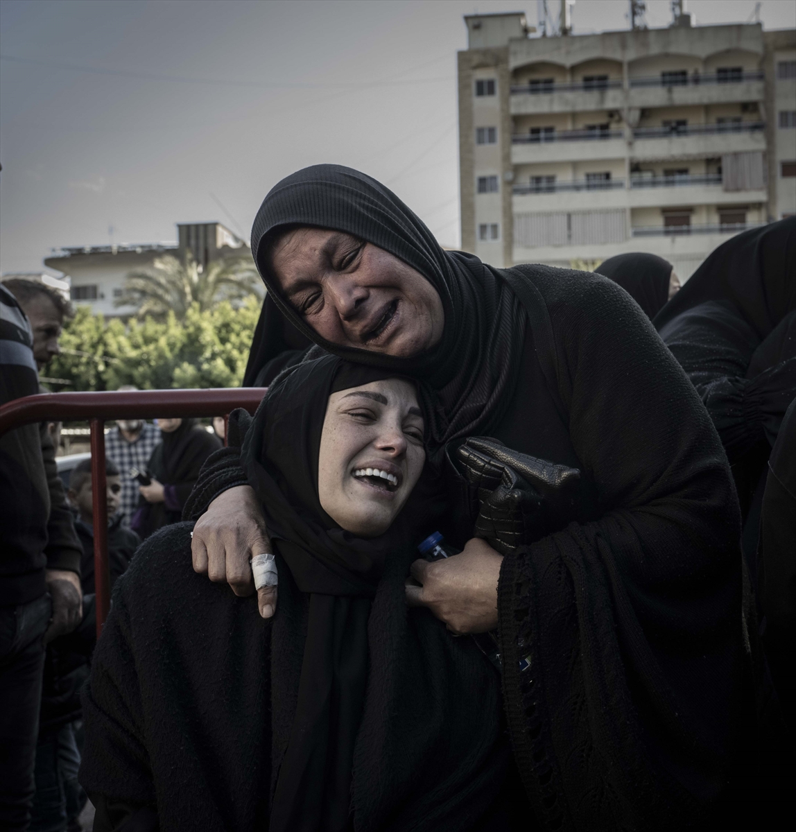 Iran–US peace talks open in Islamabad as Israel continues air strikes in Lebanon