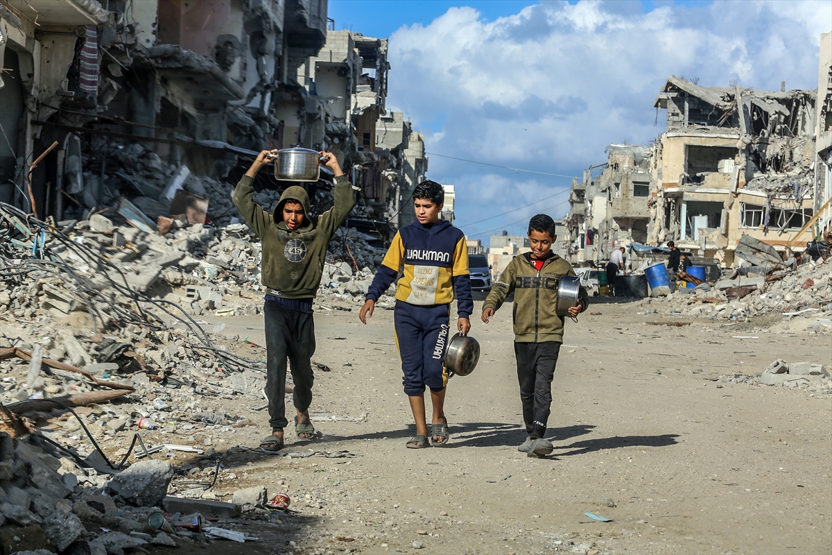 40 Palestinians killed, 98 injured in Gaza by Israeli army & killed 2 Palestinians in West Bank