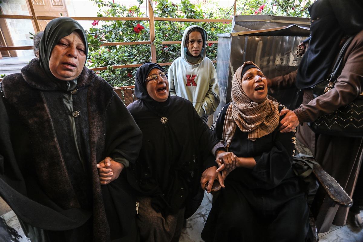 Israeli forces killed 52 Palestinians, injured 203 in Gaza & injured 3 people in southern Lebanon, in violation of cease-fire deal