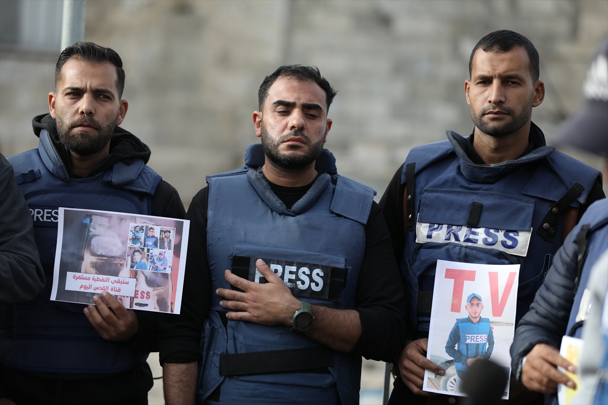 38 Palestinians killed, 137 injured in Gaza by Israeli forces & bombed civilian infrastructure, incl UN plane at Yemen airport, killing 3, injuring 16