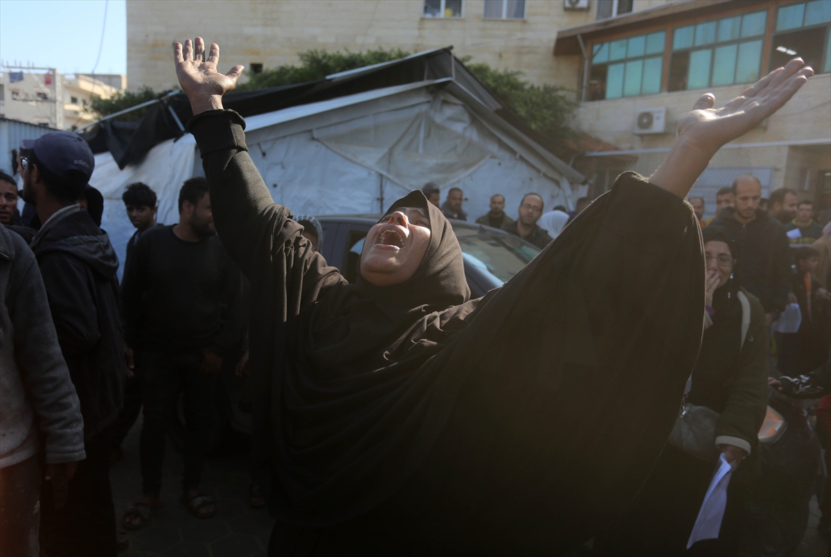 71 Palestinians killed by Israeli forces in Gaza & Israel bombed several areas in Lebanon violating cease-fire agreement