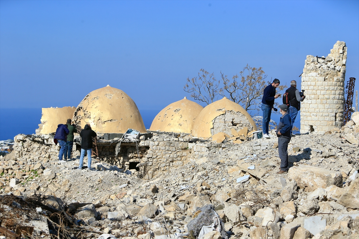 Israeli forces kill 19 Palestinians and injure 71 in Gaza, while bombing 4 houses in Lebanon in ceasefire violations
