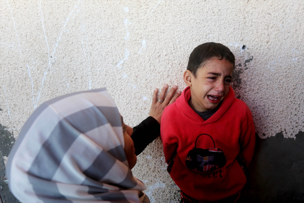 Israeli army killed 61 Palestinians, injured 281 in Gaza & killed 6 Palestinians in West Bank