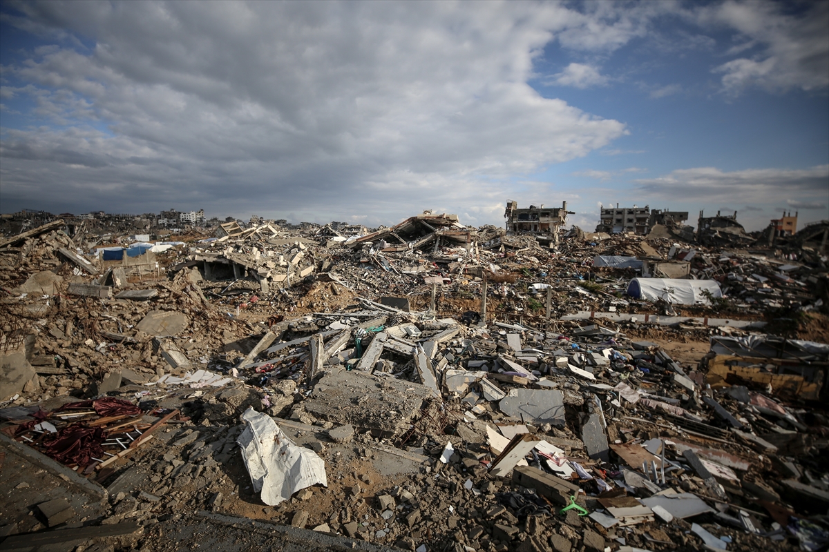 Israel postpones again to withdraw from Lebanon breaking 900th ceasefire agreement & kills a Palestinian in Gaza