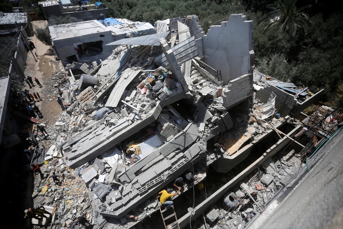 Gaza aid deliveries become ‘death traps’ as west faces growing condemnation over Israeli assault