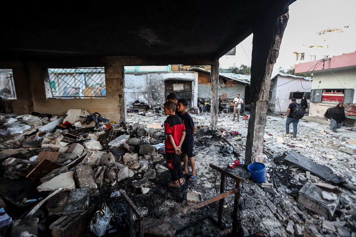 Israeli strikes kill over 90 Palestinians in Gaza as aid attacks continue