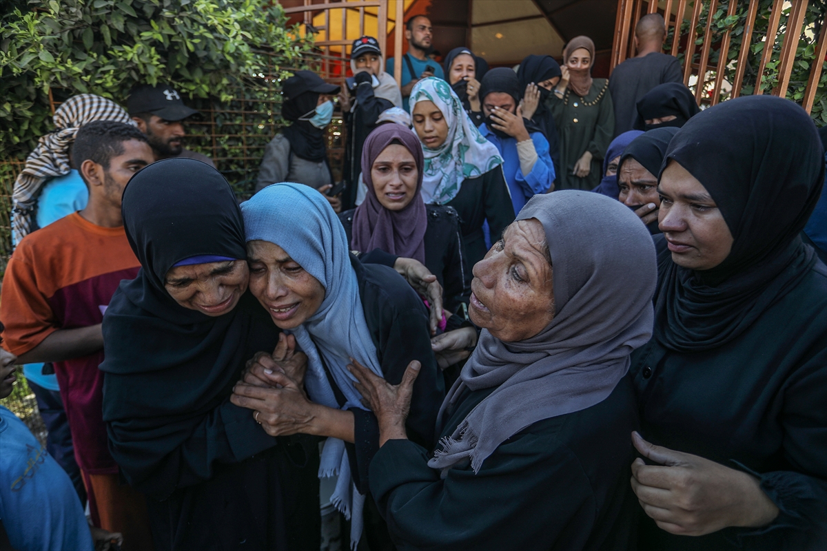 Israel kills 49 Palestinians in Gaza amid warnings of famine and unlawful aid restrictions