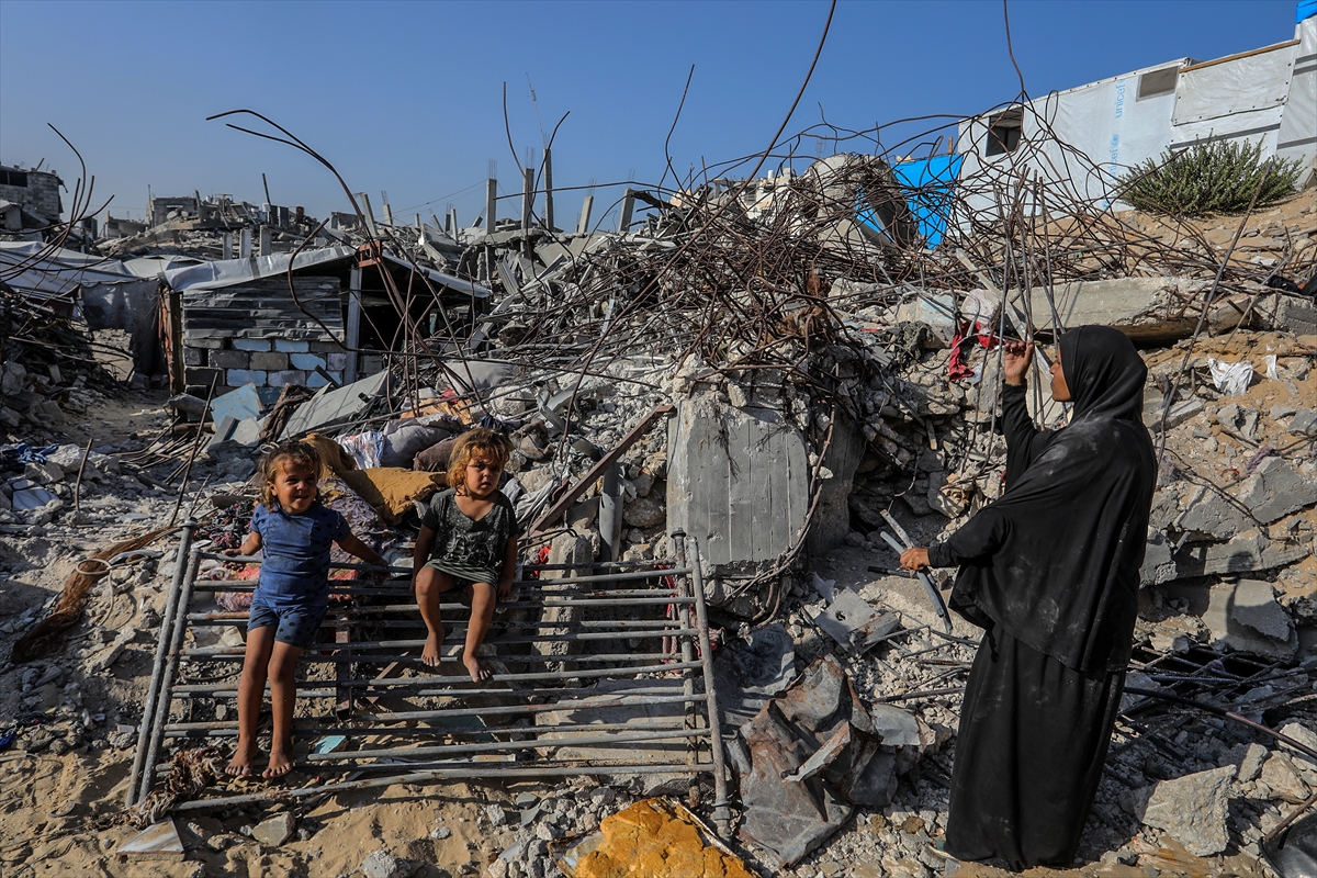 Israel returns bodies of 30 Palestinians showing signs of torture as Gaza strikes persist