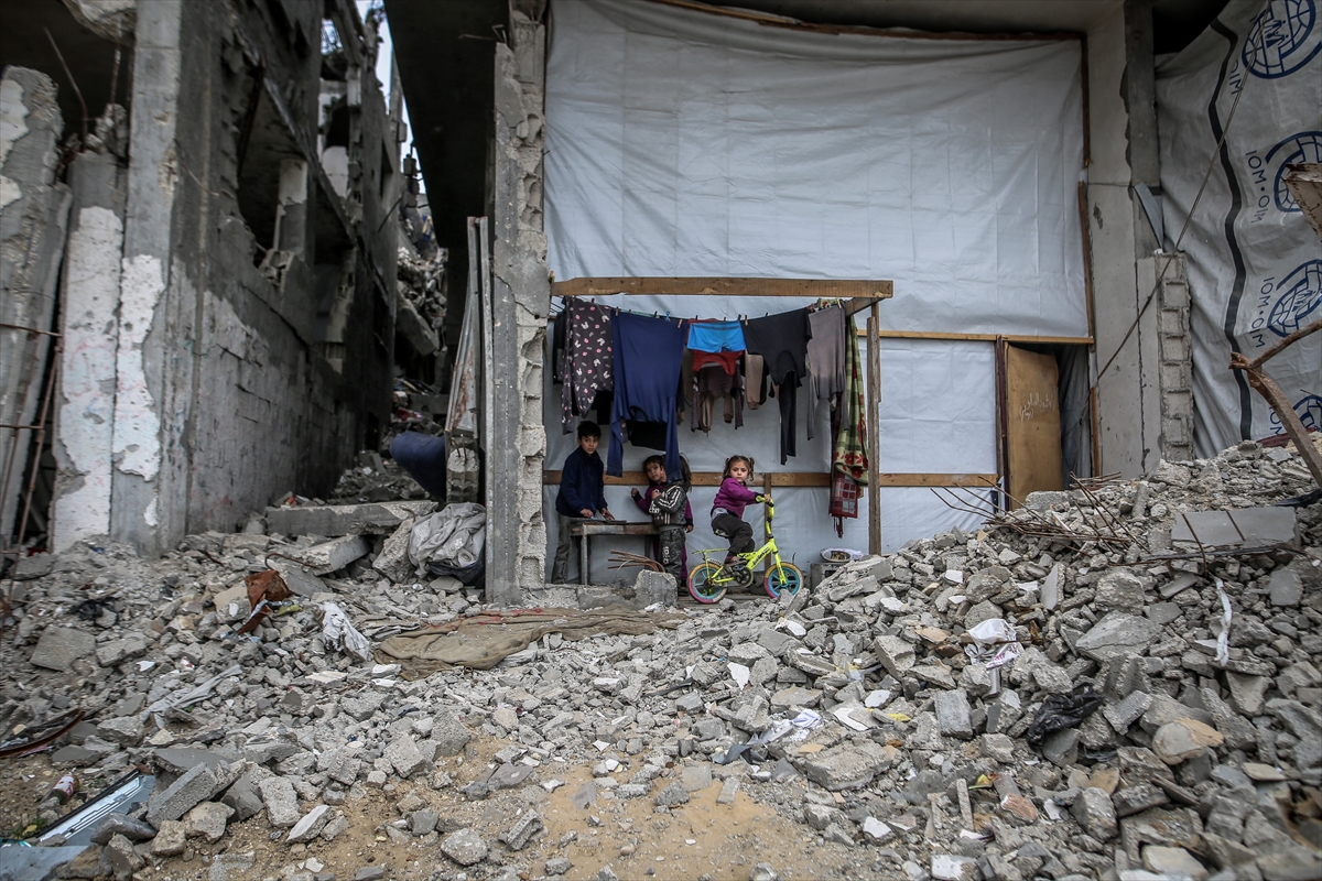 Israeli ceasefire violations continue as Gaza death toll mounts and West Bank raids intensify