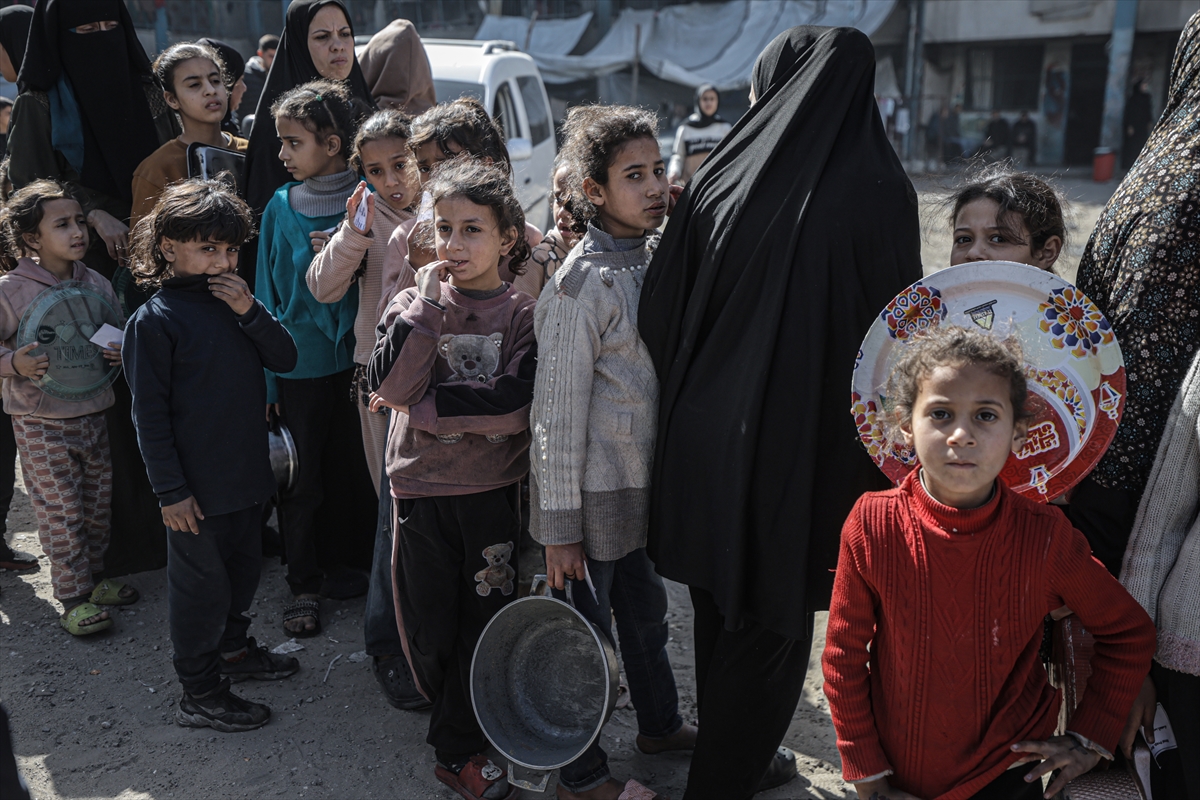 Children killed in Gaza tent fire as Israeli raids and Jewish settler attacks leave more civilians injured