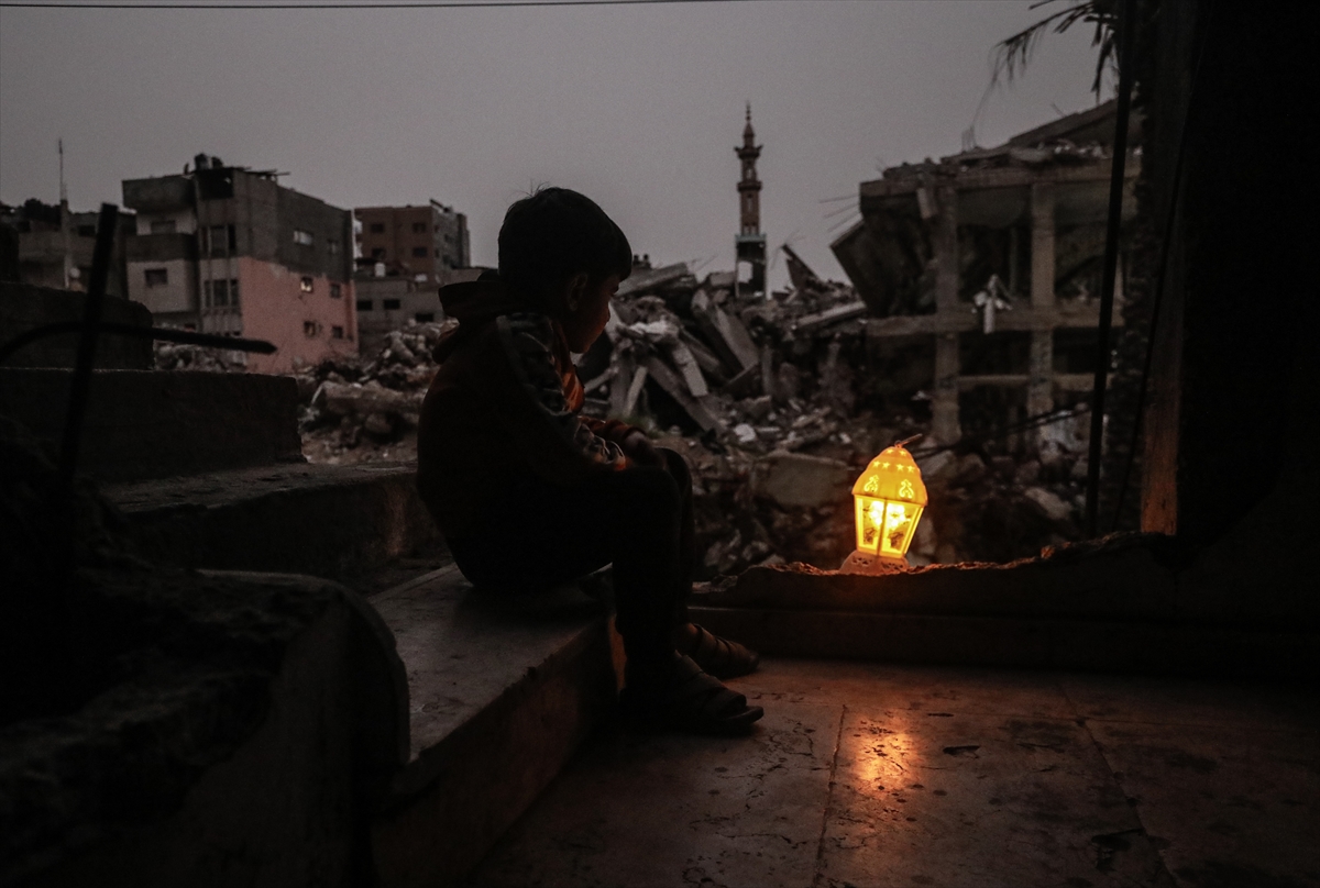 Israel kills Palestinian in Gaza ceasefire breach as detainee dies in custody and Lebanon strike widens conflict