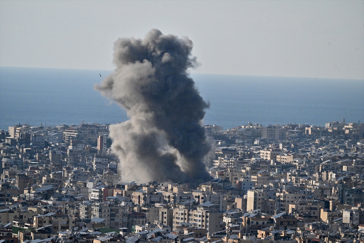 US-Israeli offensive on Iran kills hundreds, ignites regional conflagration, and deepens rift with Spain