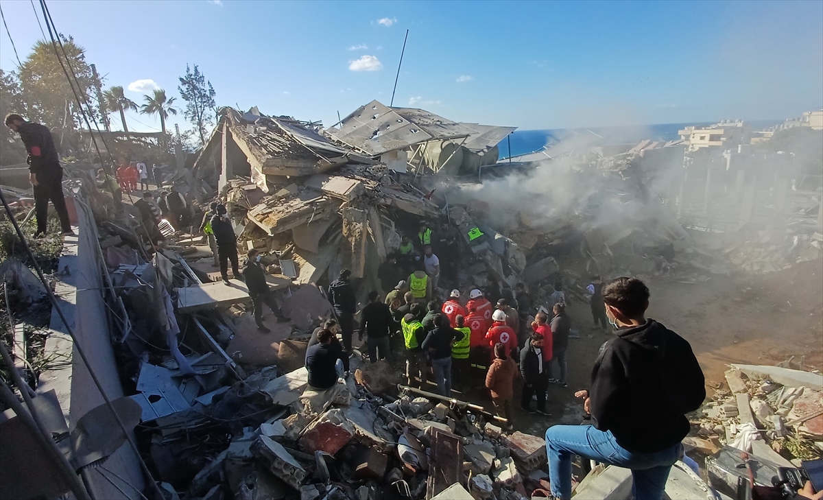 Israeli airstrikes kill 49 in Lebanon, pushing death toll since Monday beyond 400