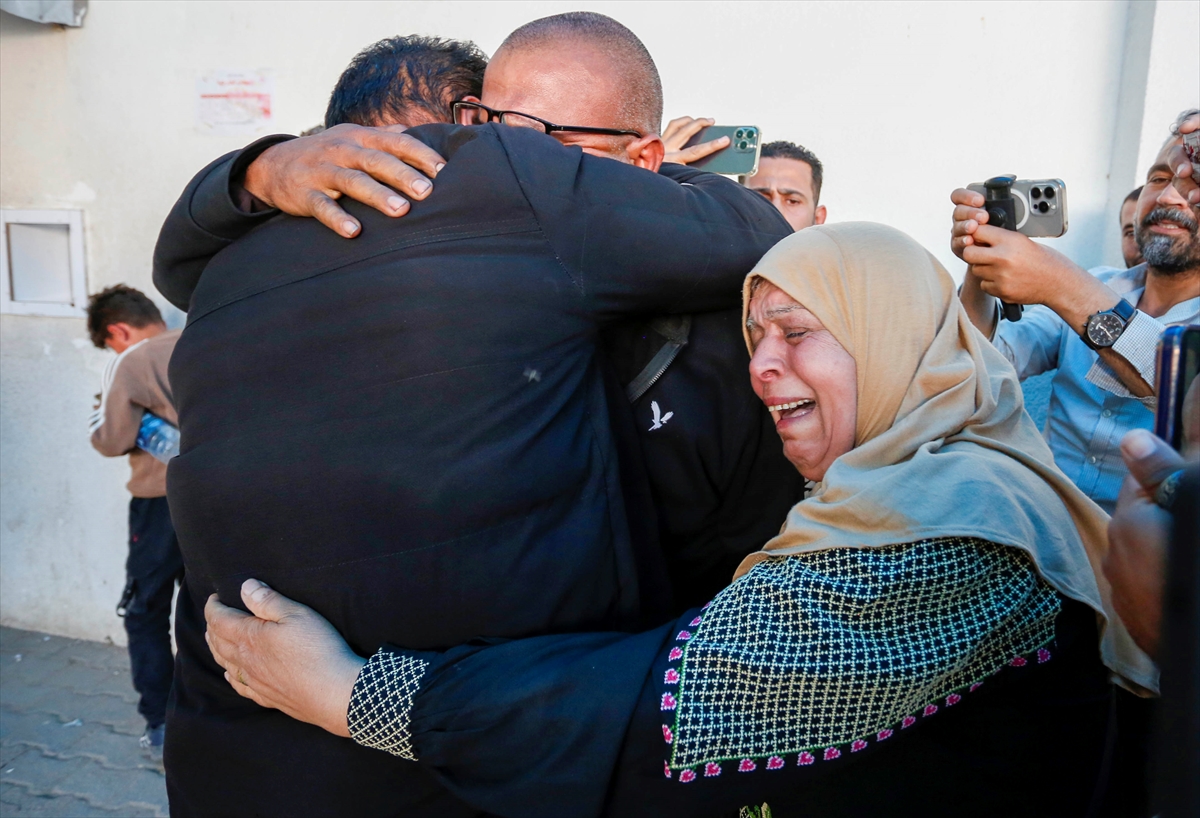 Israeli strikes kill dozens in Lebanon and Gaza amid rising Hormuz tensions and diplomatic push