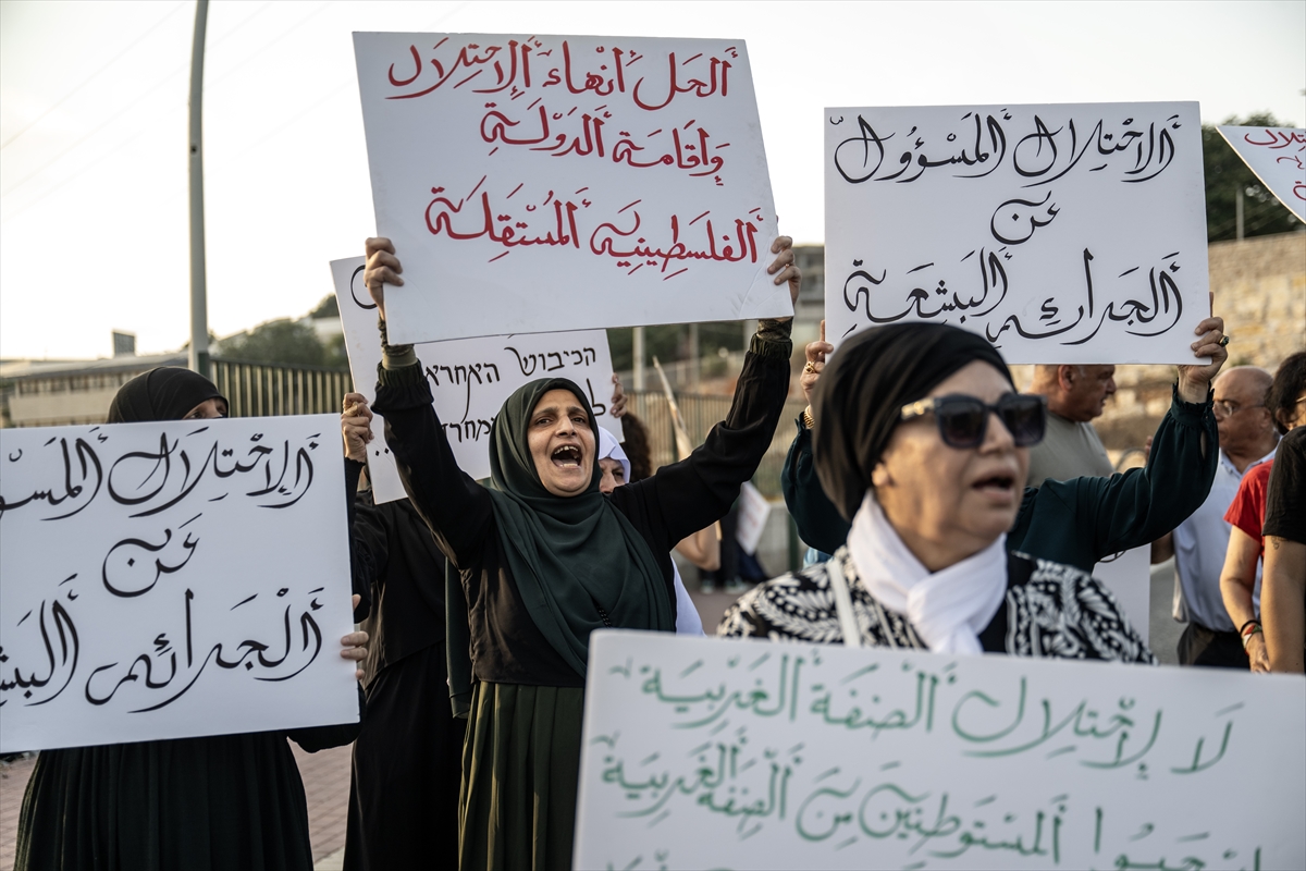 Israeli attacks kill and wound Palestinians in Gaza as Iran seeks US agreement and violence continues in Lebanon
