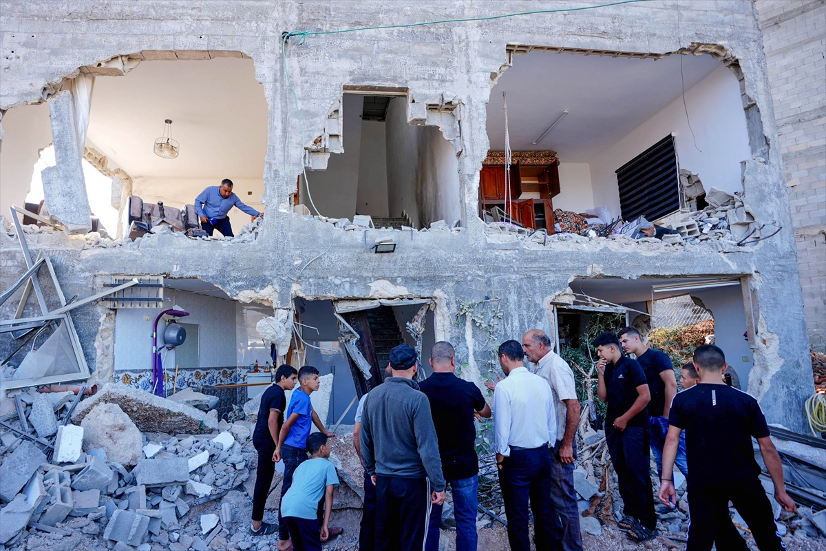 Israeli attacks hit Lebanon and Gaza as West Bank settlements expand; Trump predicts US-Iran war will end after midterms