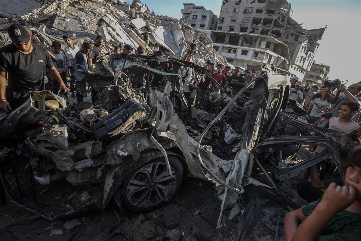 Gaza ceasefire violations by Israel kill four as West Bank is closed and Lebanon hit; Iran tightens Hormuz controls, US Marines injured, Yemen fighting intensifies and Netanyahu meets UAE leader
