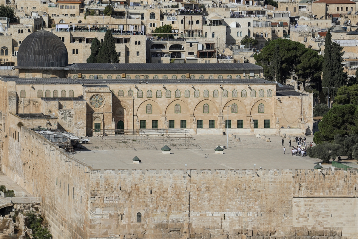 11,409 illegal Israeli settlers storm Al-Aqsa as Gaza aid faces 74-day delays and 2,051 West Bank attacks reported