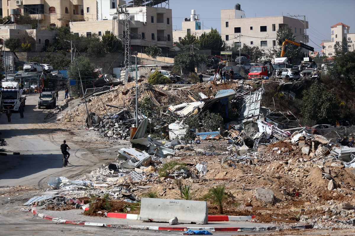 Four Palestinians killed in Gaza as Israeli attacks continue; Hebron families face forced displacement as Trump threatens bombing Iran