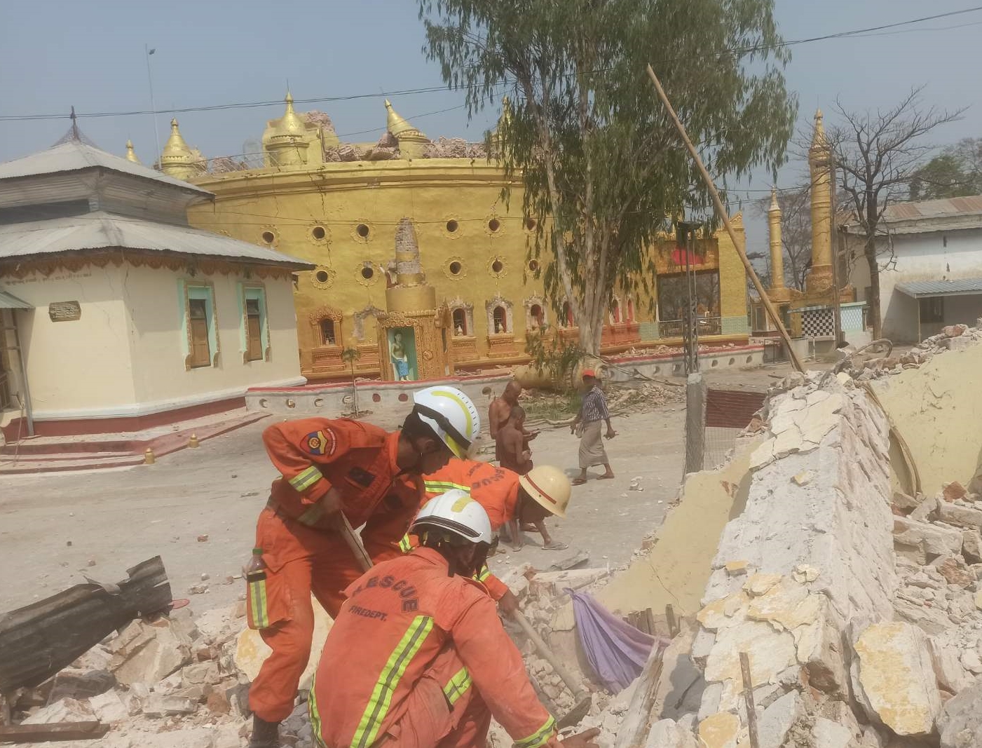 Hundreds of Muslims feared dead in Myanmar earthquake, mosques destroyed