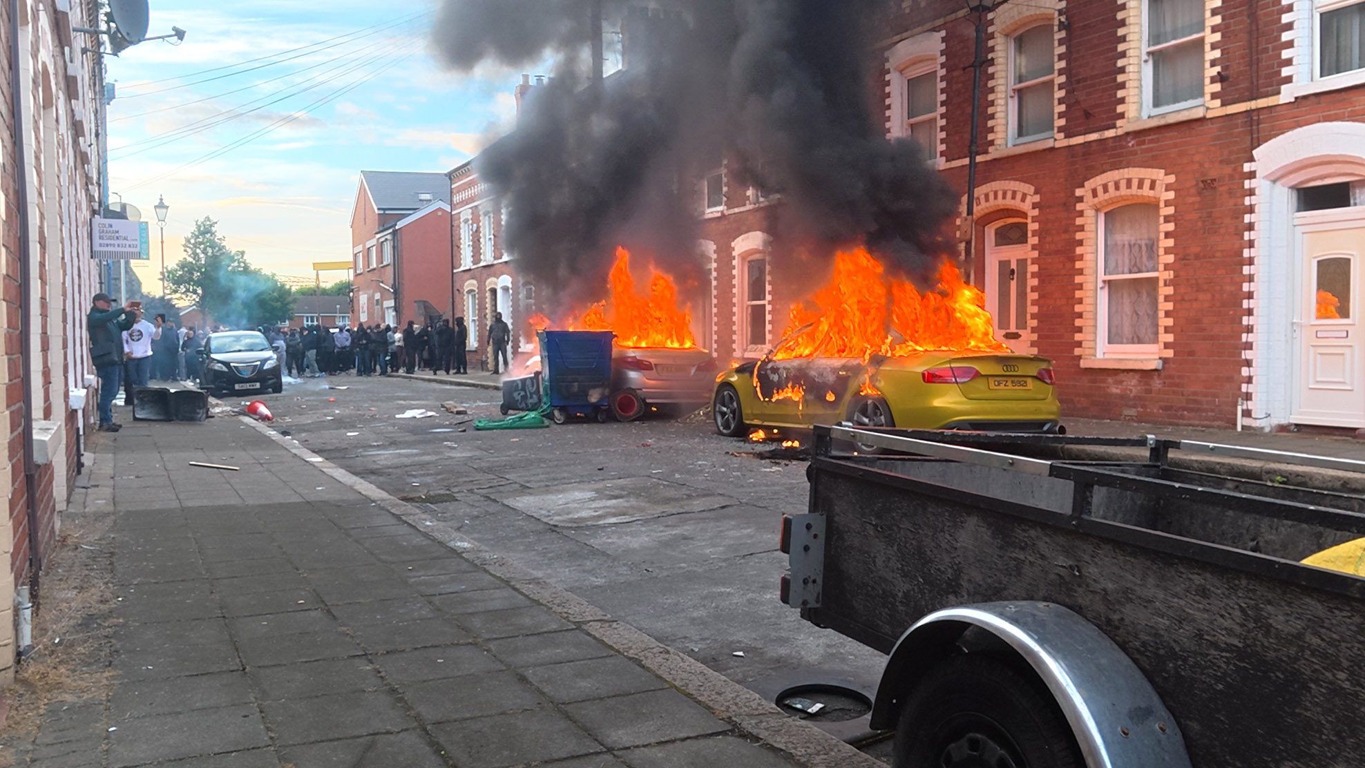 Balaclava gangs target Scotland’s largest mosque as anti-Muslim violence spreads: homes burned, babies rescued, five stabbed in Edinburgh
