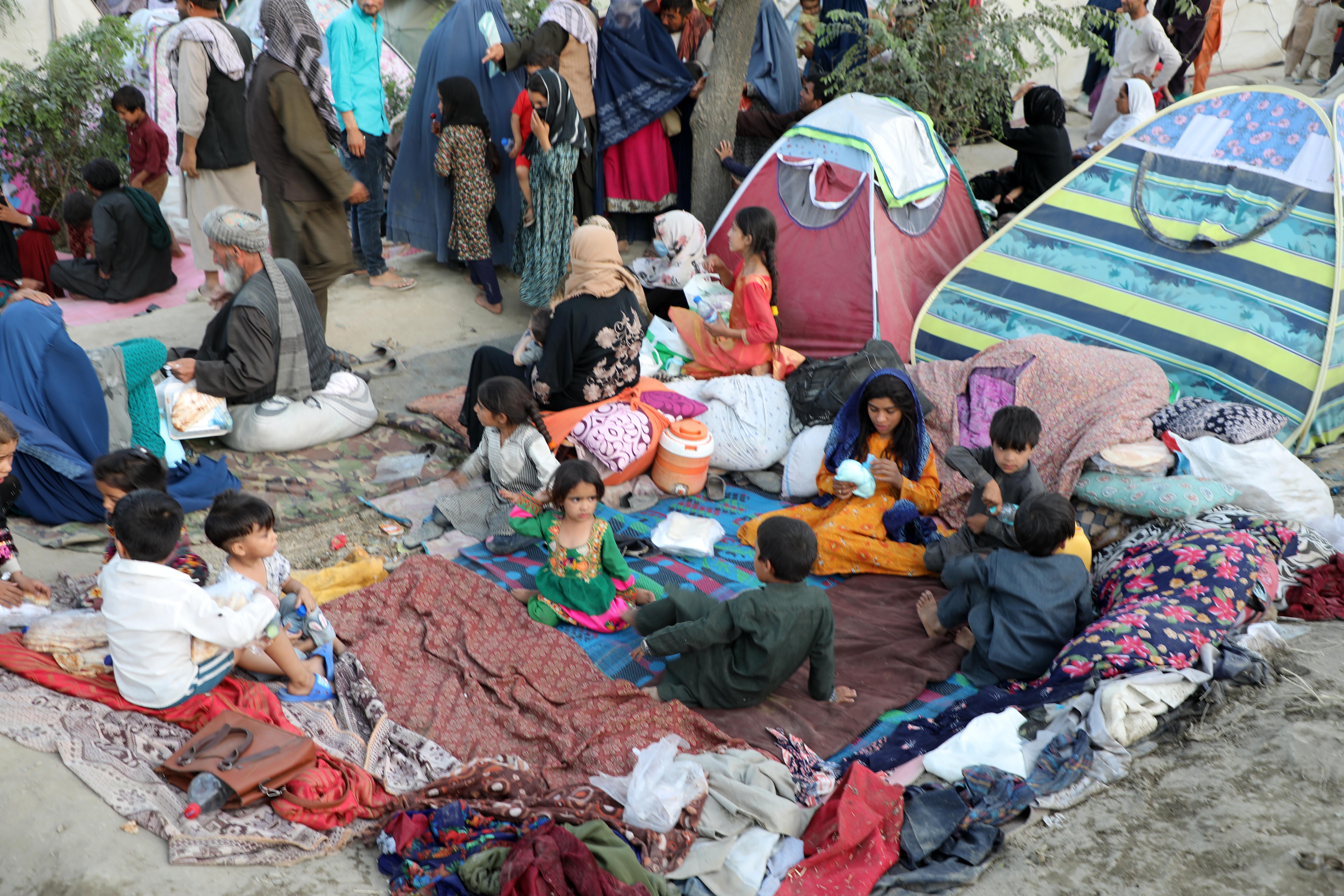 Afghanistan: Taliban enter outskirts of Kabul after they overrun Jalalabad