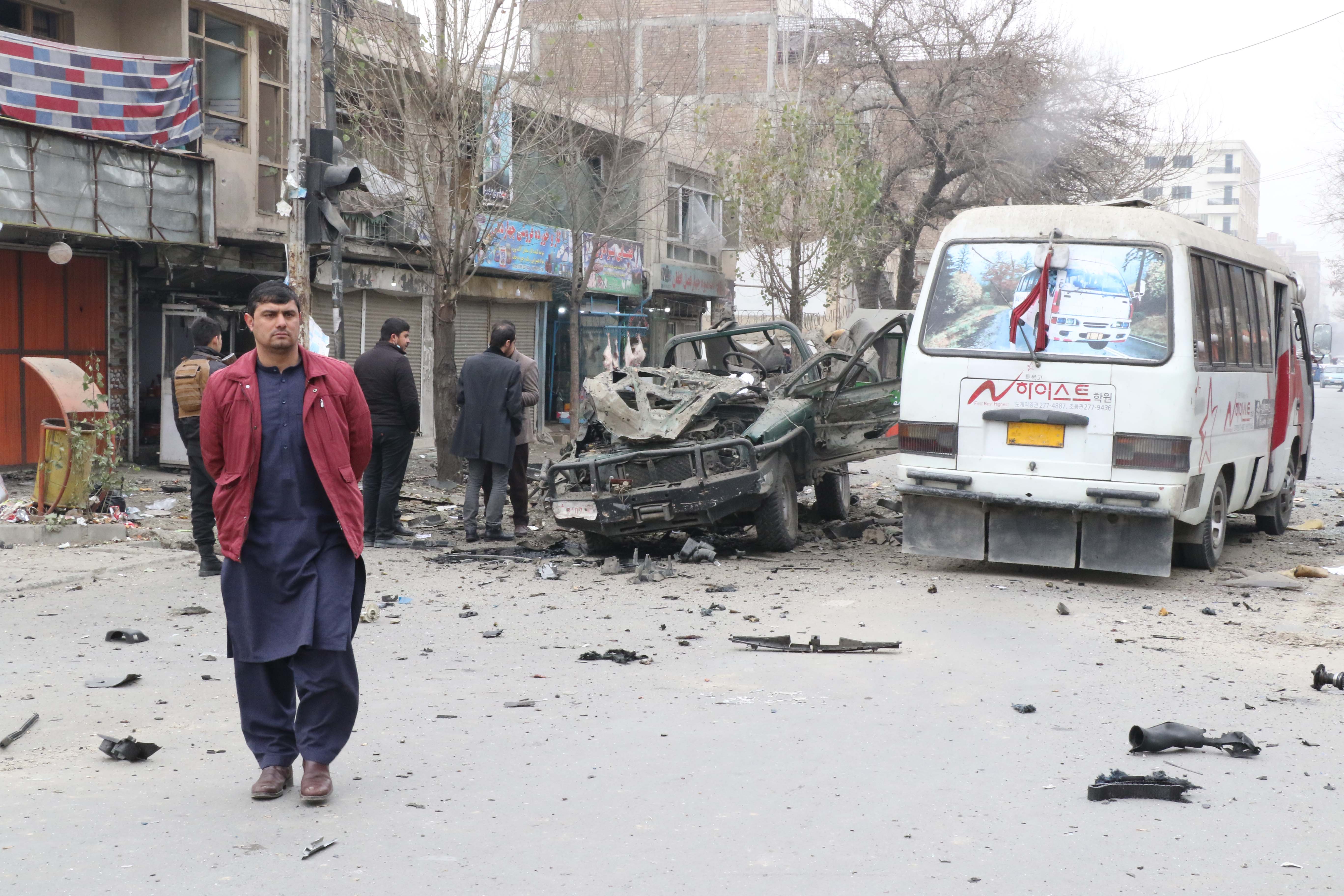 Afghanistan: Religious cleric dodges bombing, 5 killed