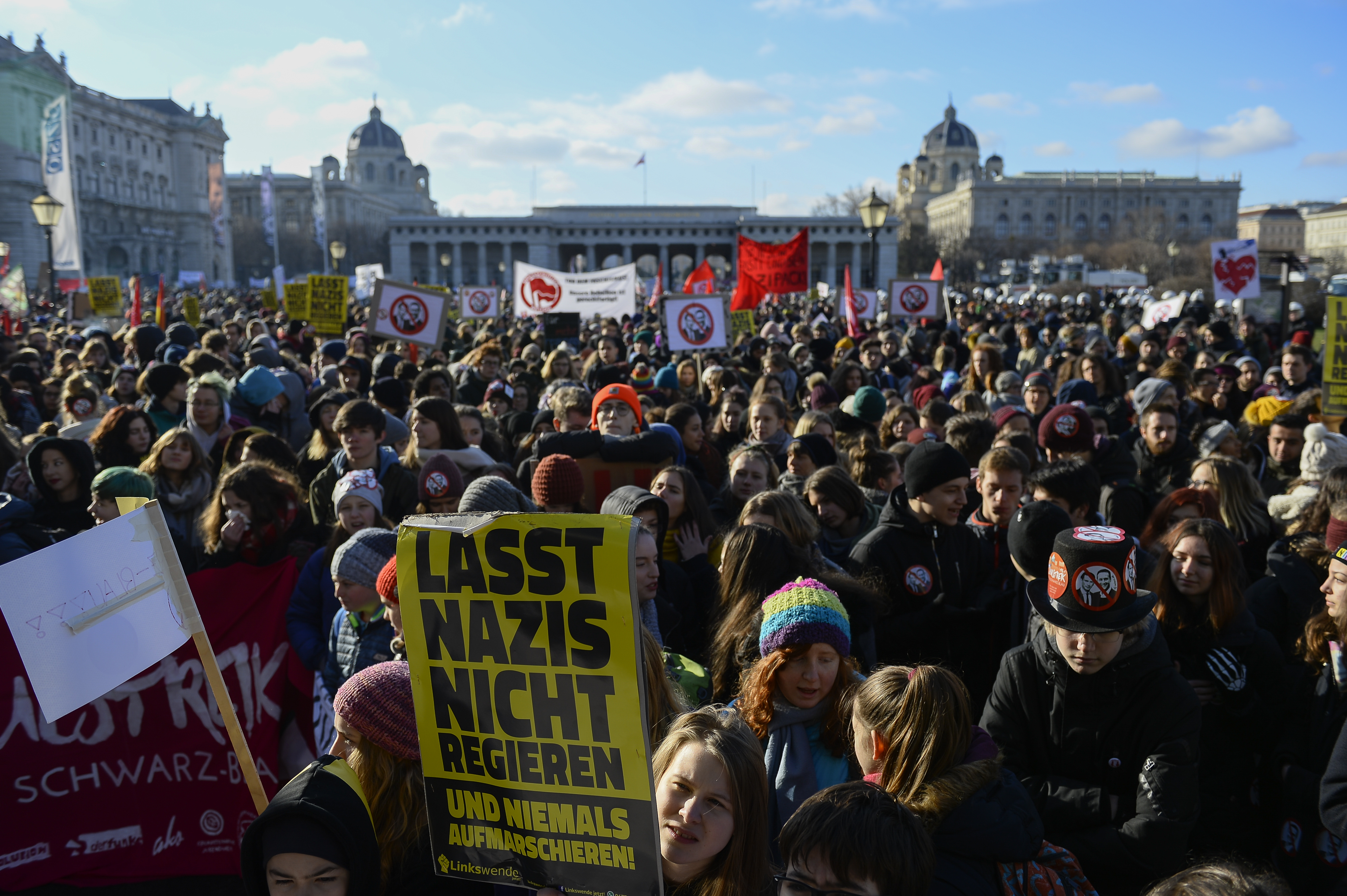 Austria mulls to expand headscarf ban in schools