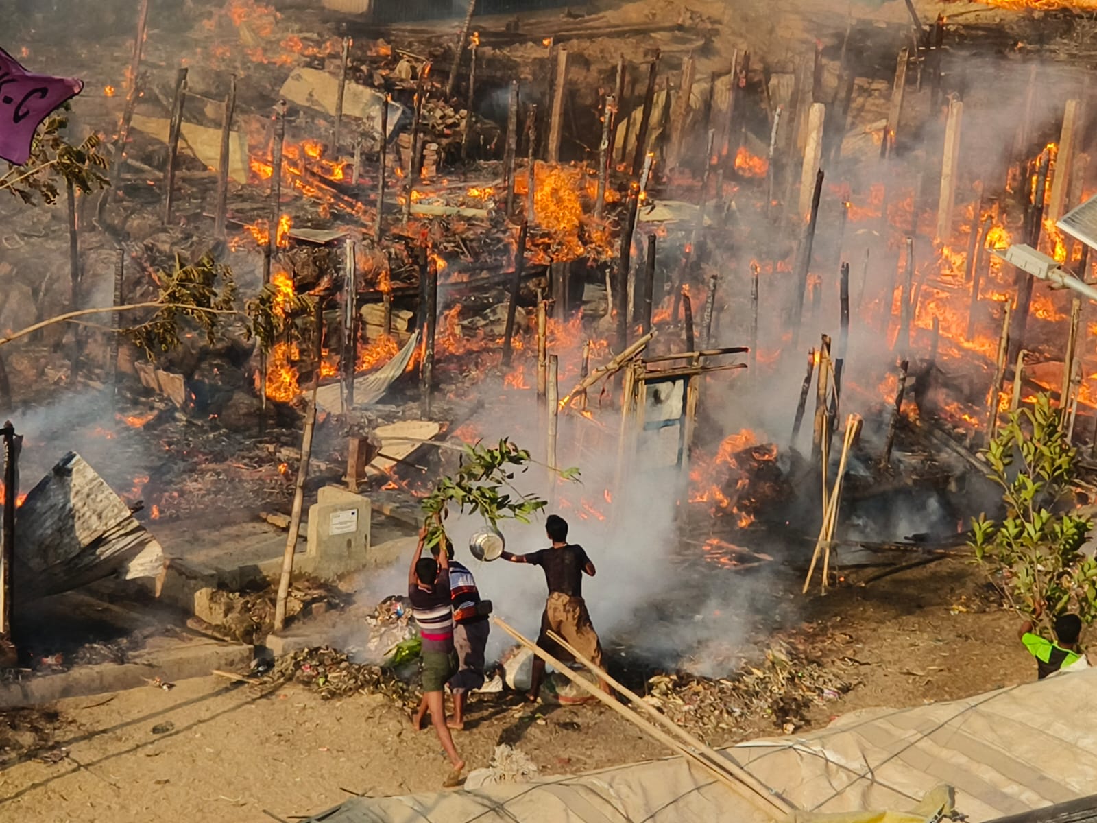 Bangladesh: Fire at Cox’s Bazar leaves 12,000 Rohingya refugees homeless