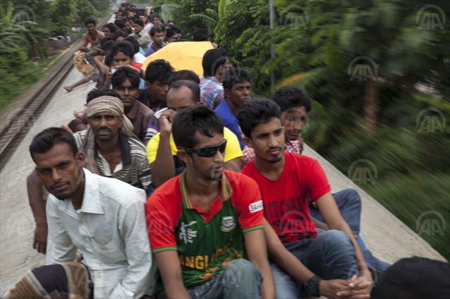 Bangladesh: Student protesters force capital standstill