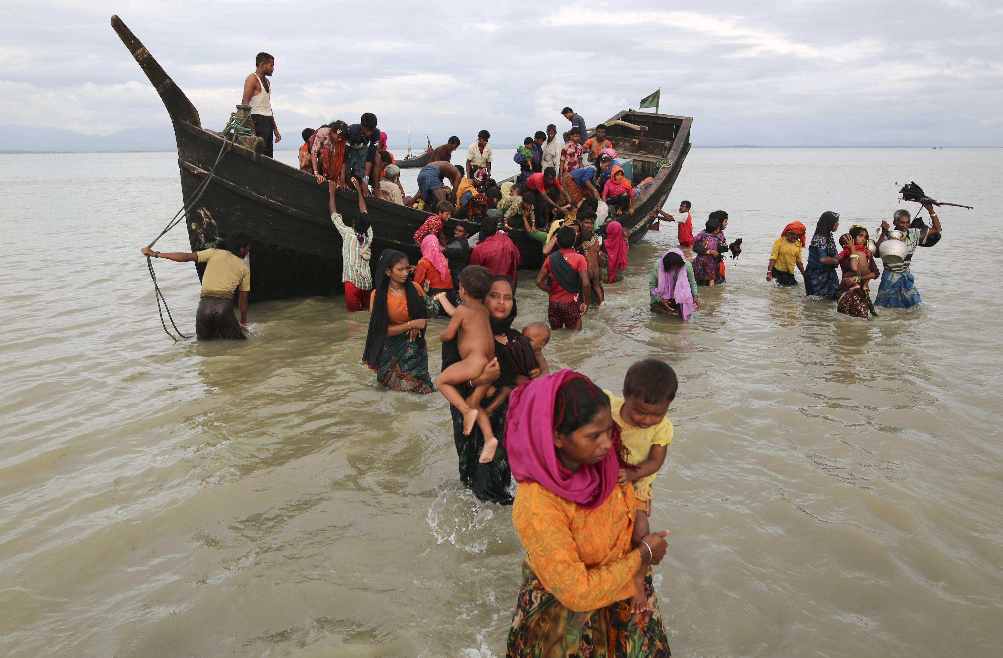Myanmar: Over 100 Rohingya Muslim refugees drowned since Aug 25