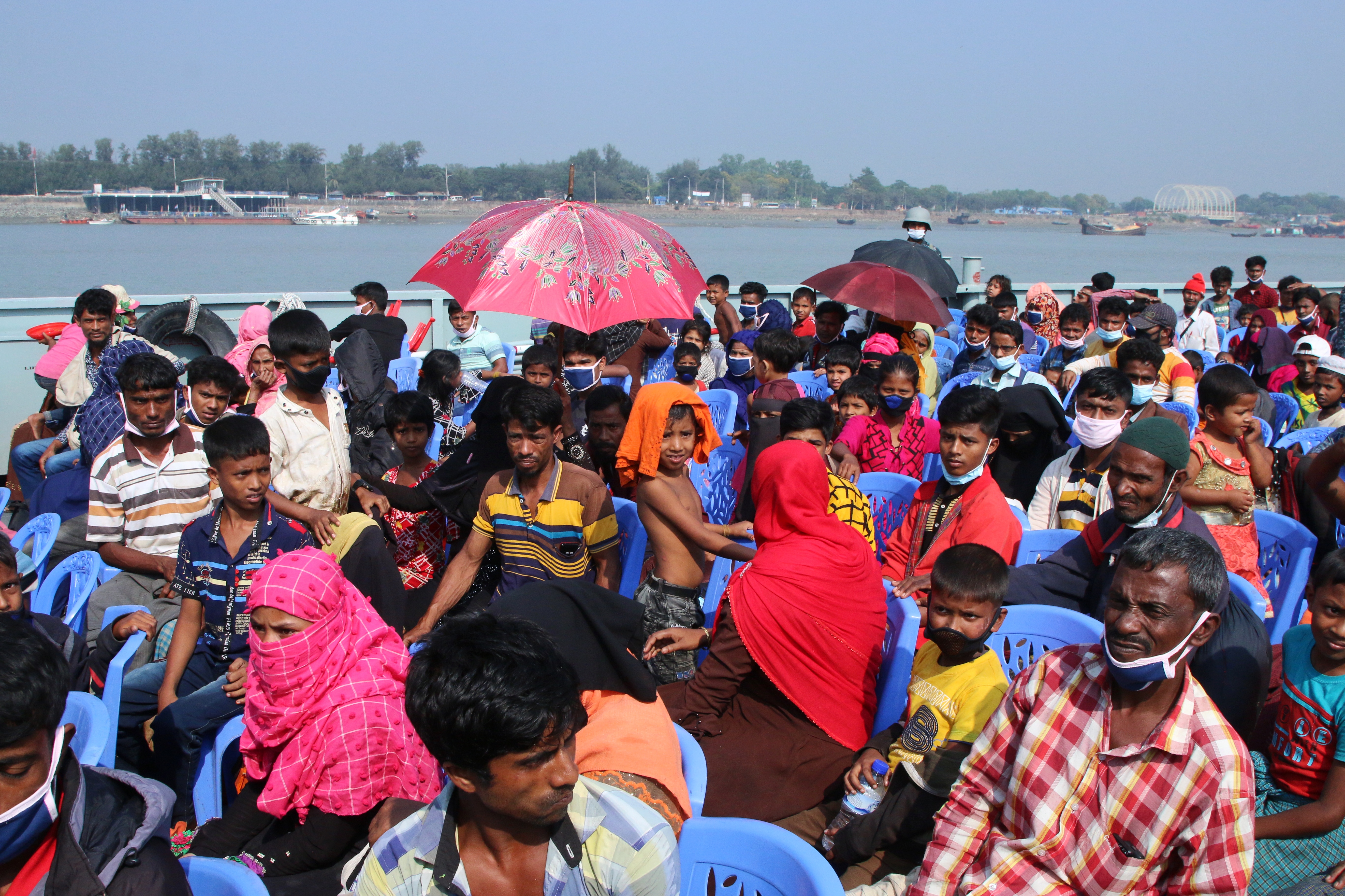 Rights body urges Bangladesh not to force Rohingya to move to island