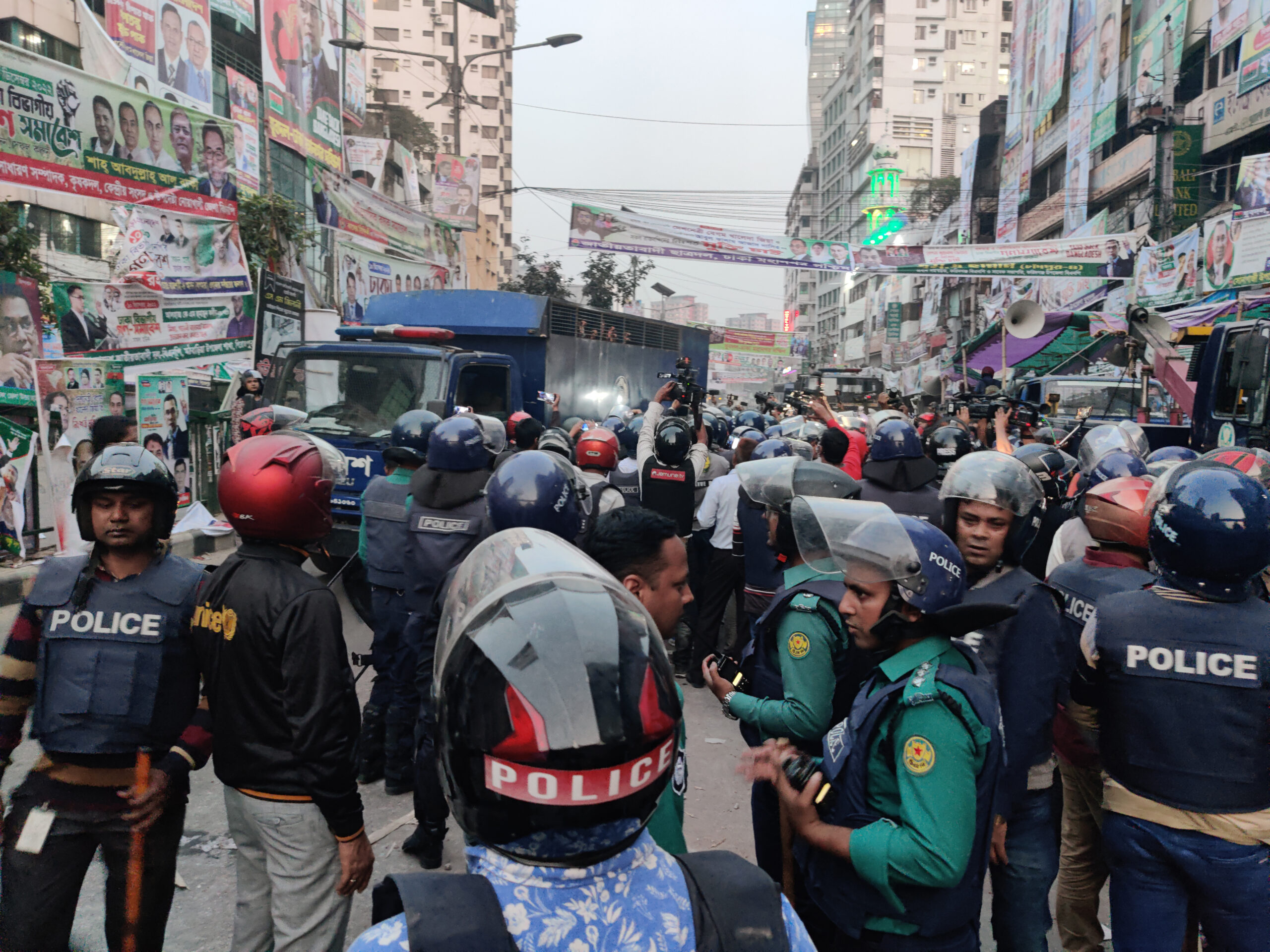 Bangladesh: Police arrest 500 opposition party members on various charges