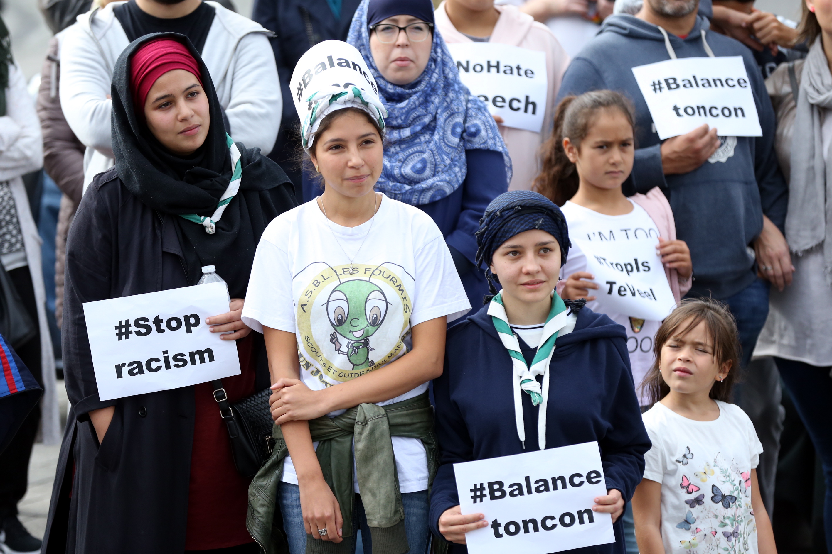 Belgium students mock Islam dressed as suicide bombers