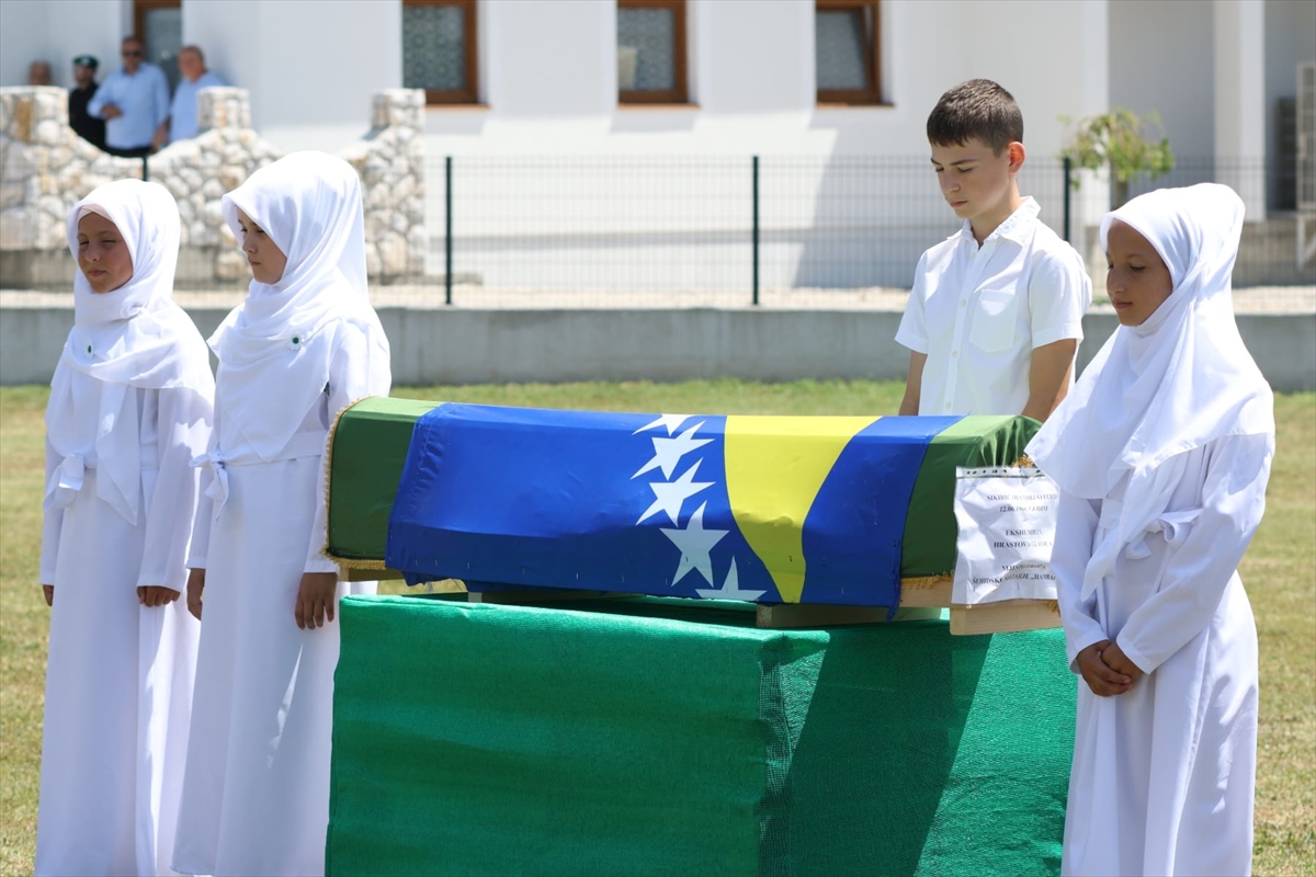 Bosnia bids farewell to 2 more Bosniak victims of Prijedor massacre by Serbs