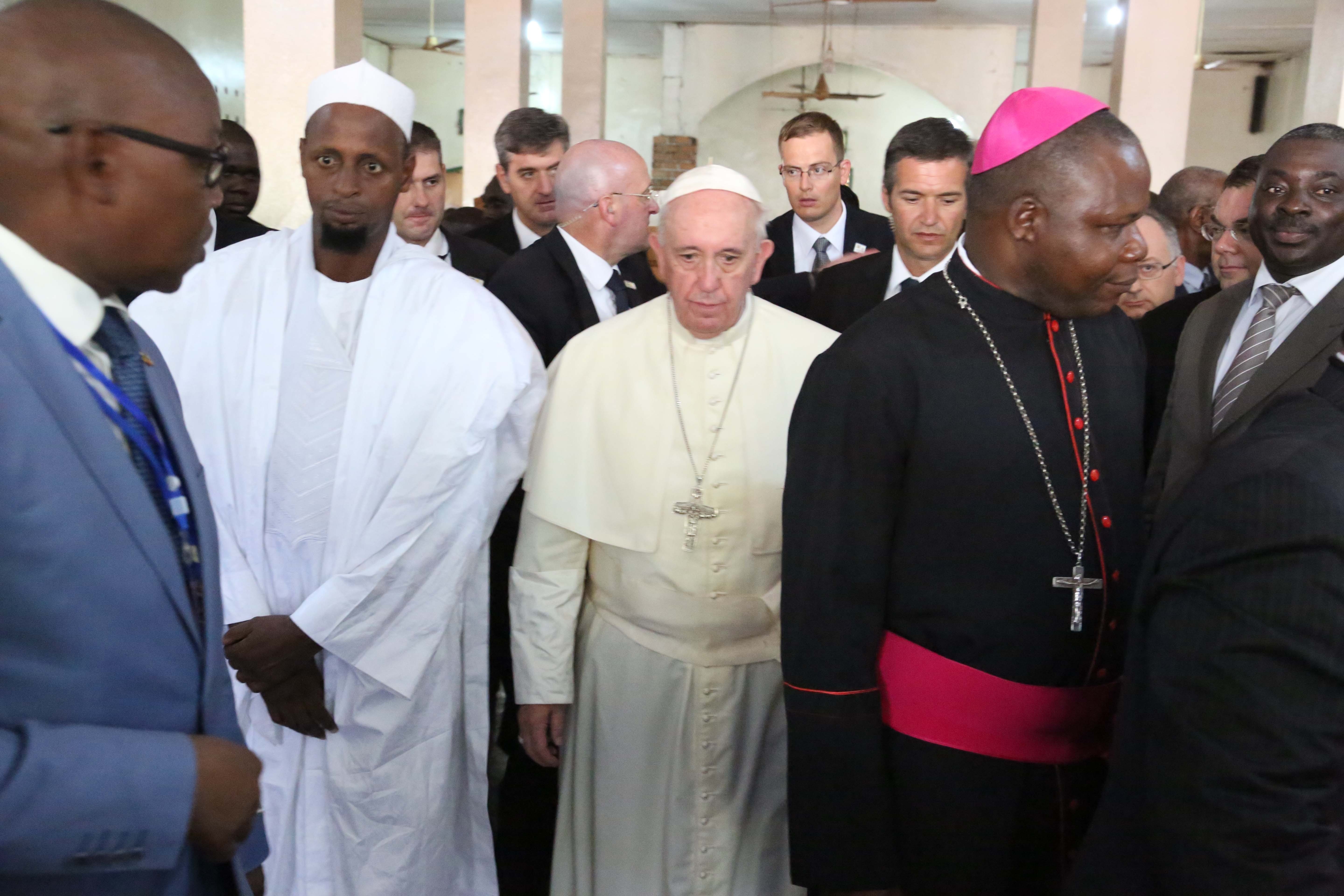 Central African Republic: 100 killed in clashes between Muslims & Christians