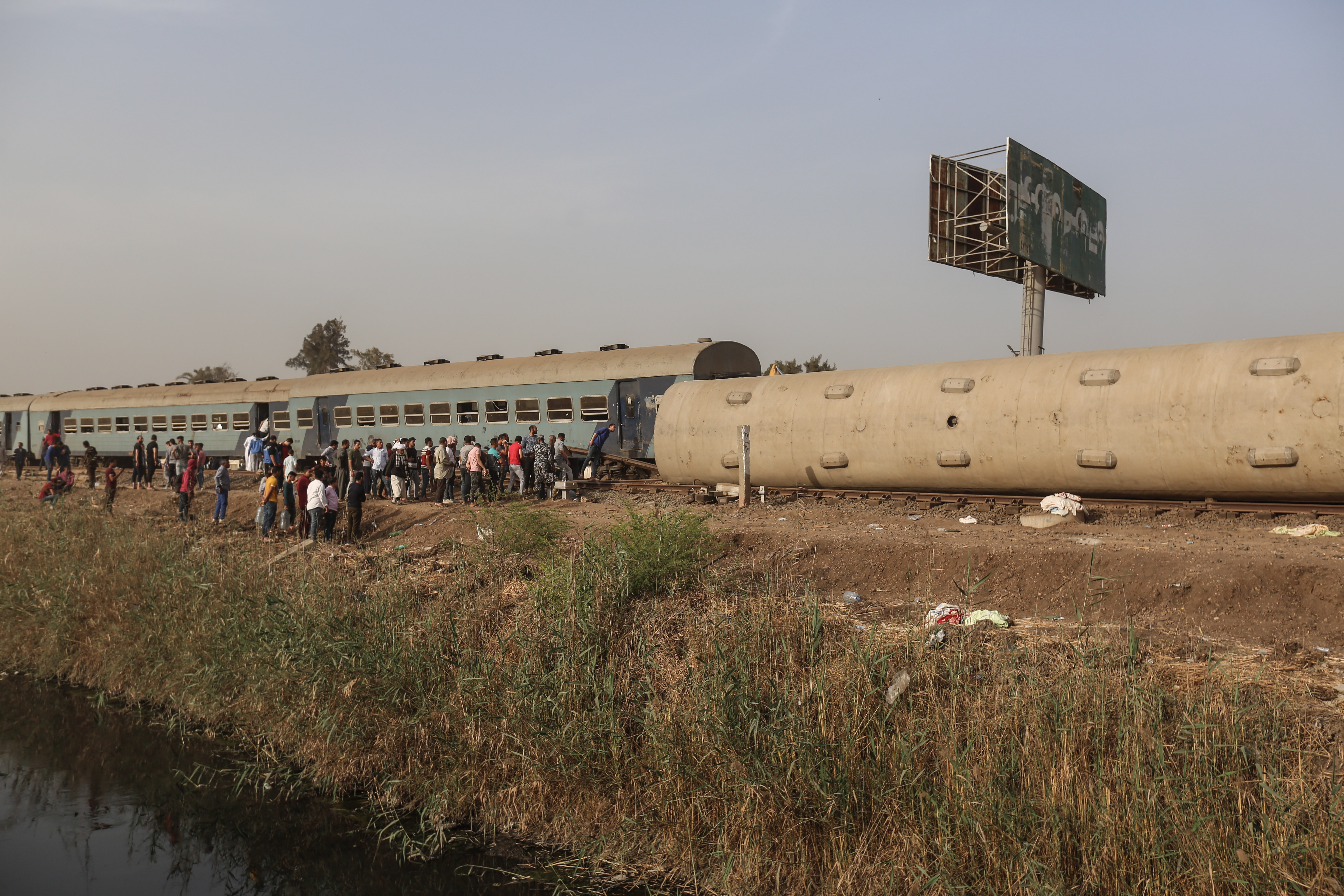 Egypt: 11 dead, 98 injured in train crash