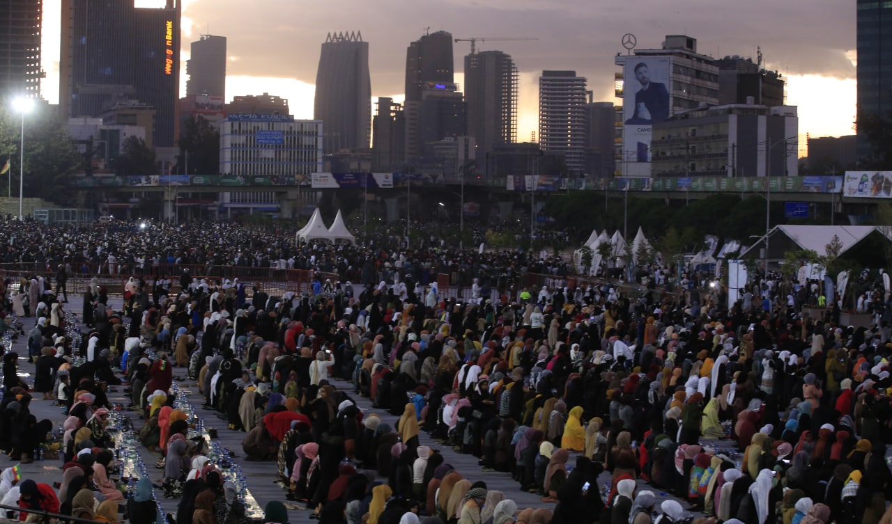 Ethiopians observe grand iftar on capital streets, decry communal violence