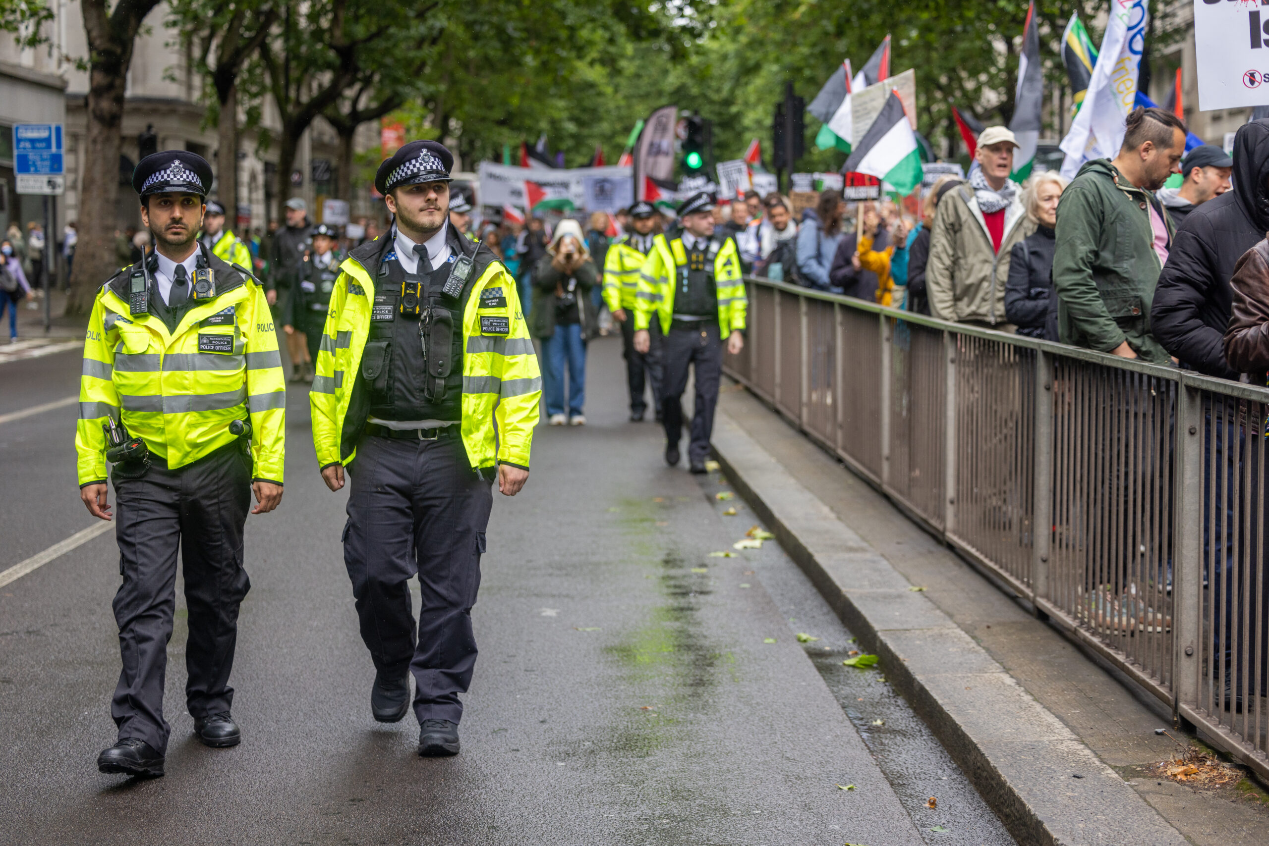 Ethnic minority Met officers less likely to be promoted than white colleagues, data shows