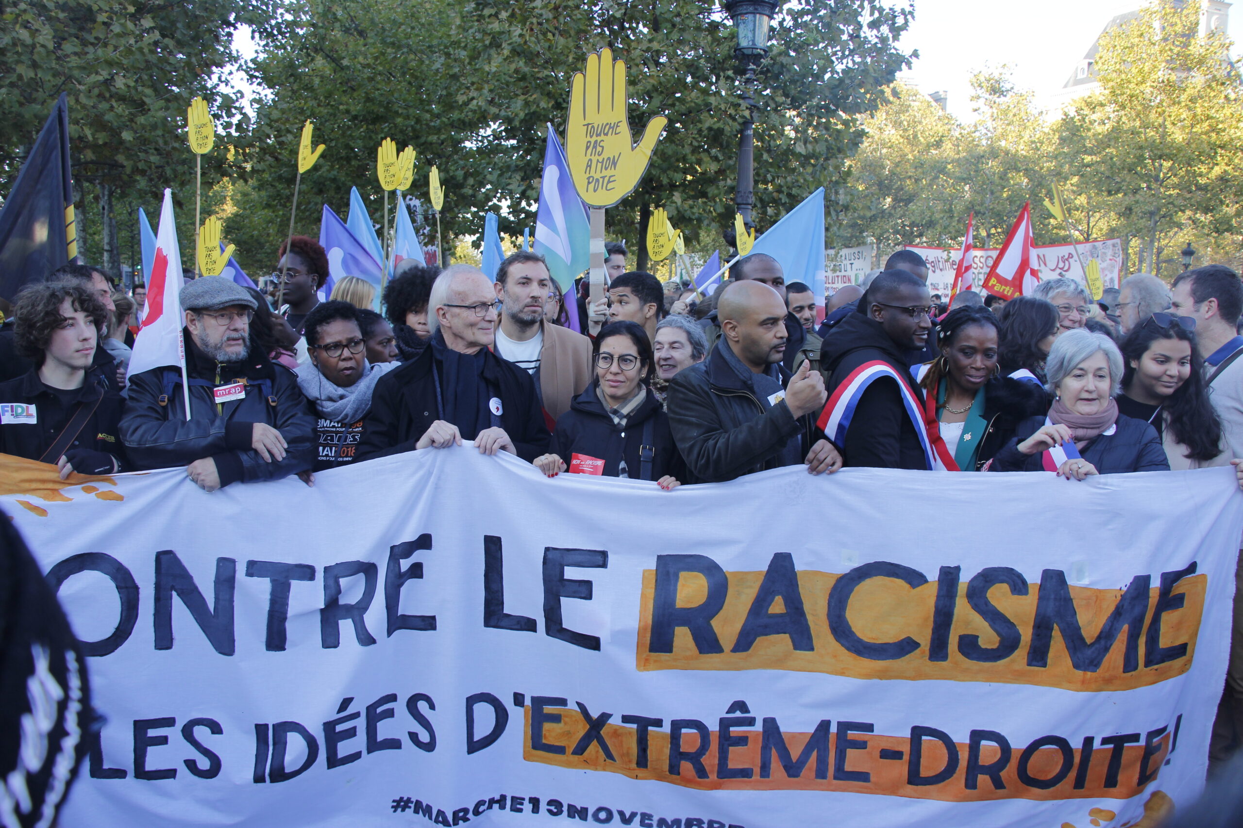France shuts down 2 Islamic schools