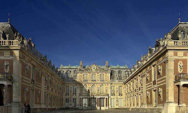 France: MPs leave meeting over student wearing hijab