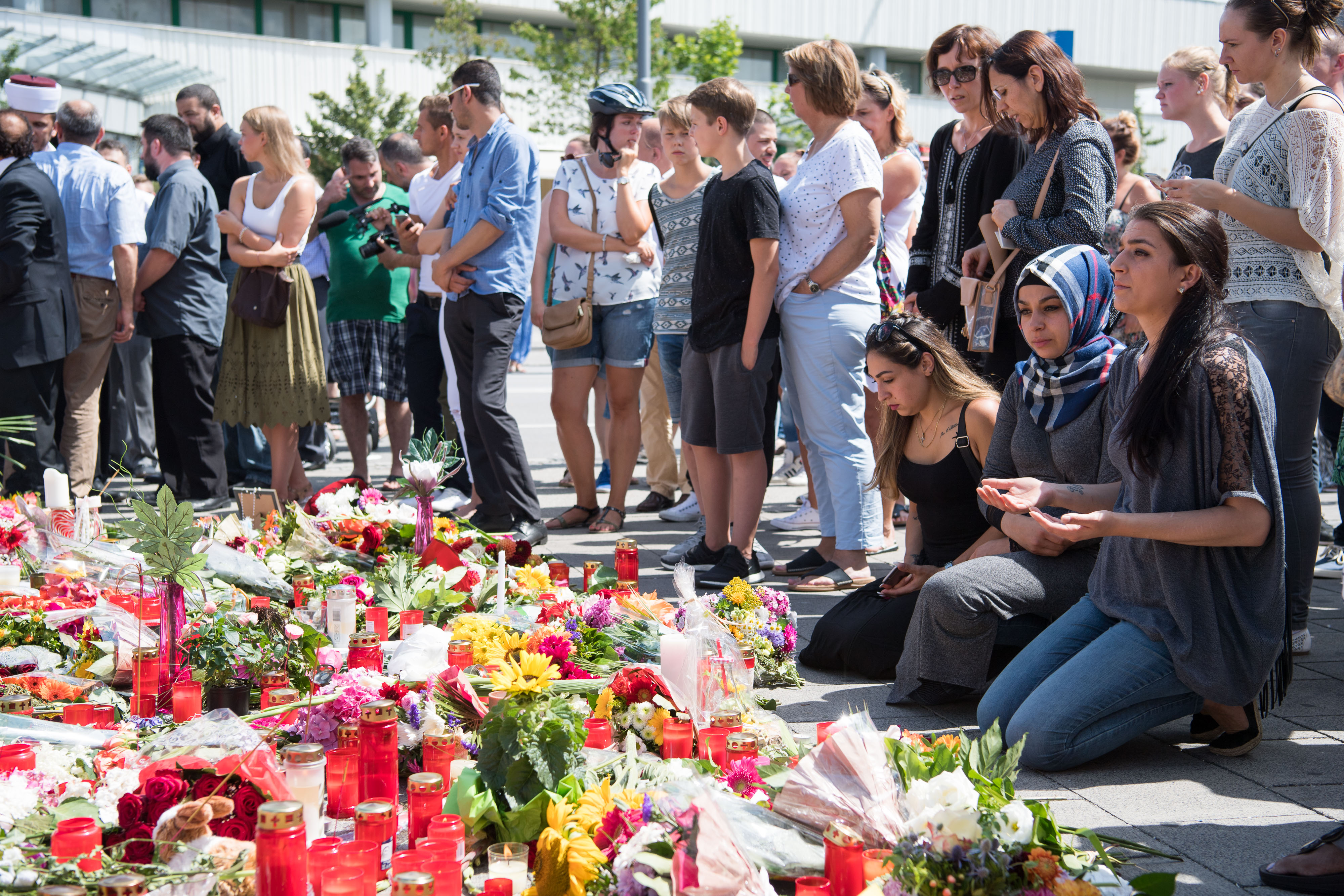 Germany: One killed, 12 injured in bomb explosion