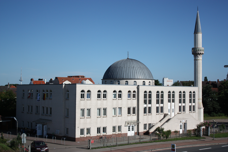 Germany: Berlin court insists on headscarf ban