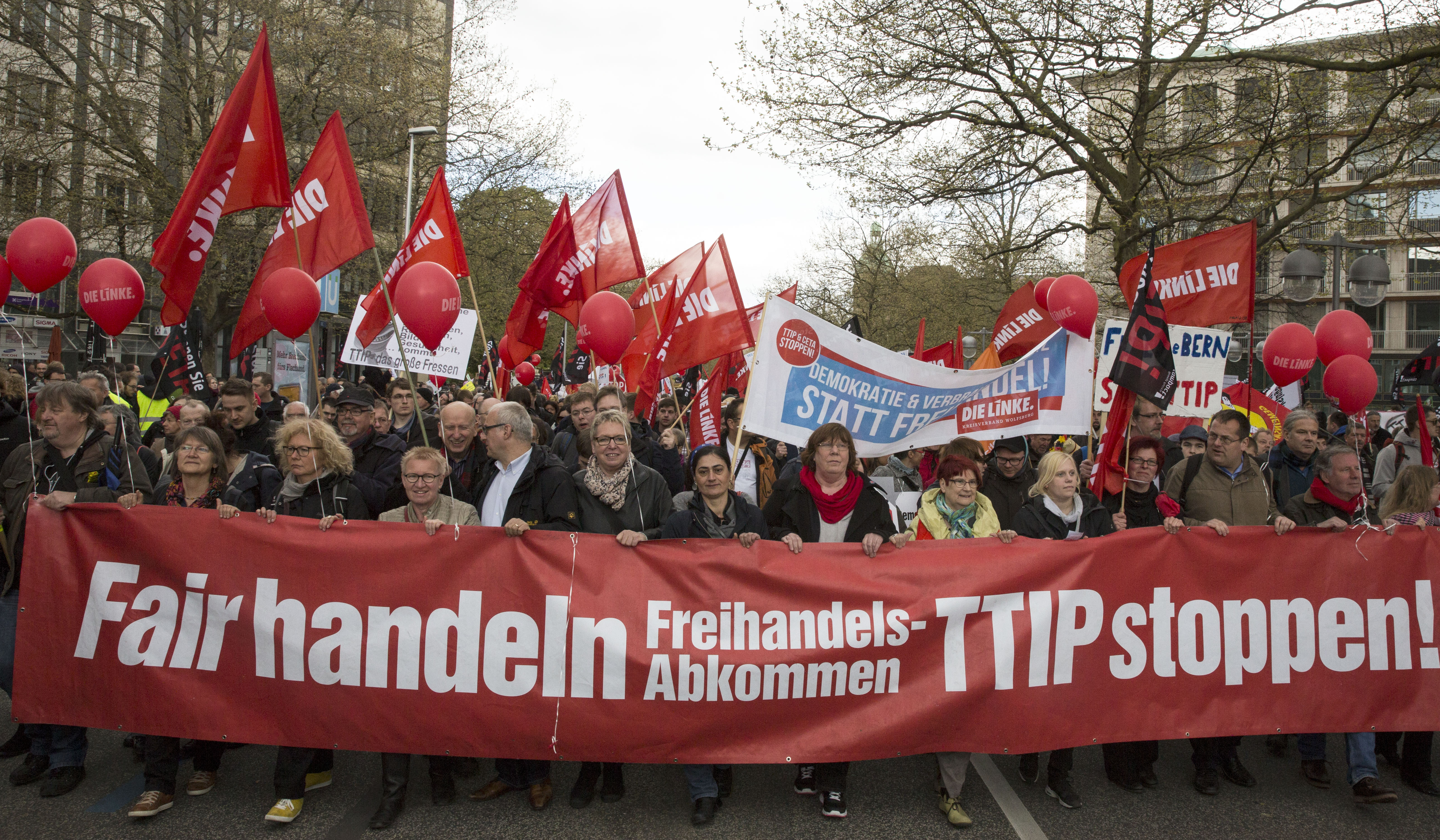 Germany: Thousands protest US-EU deal ahead of Obama visit