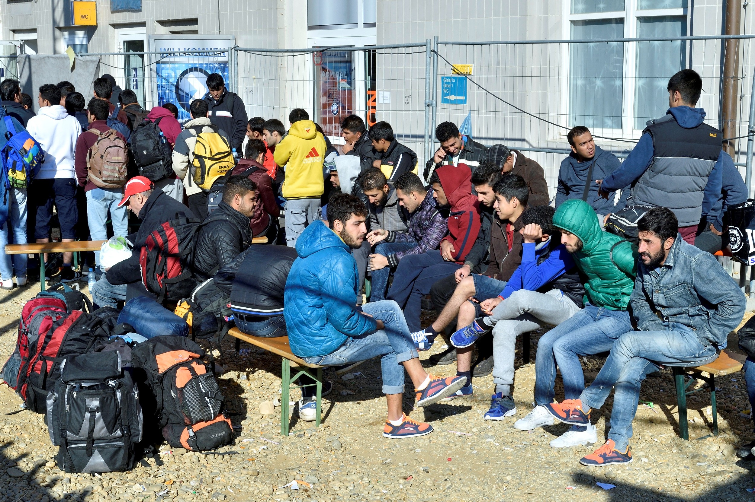 Germany: Merkel, coalition partners agree on stricter asylum rules
