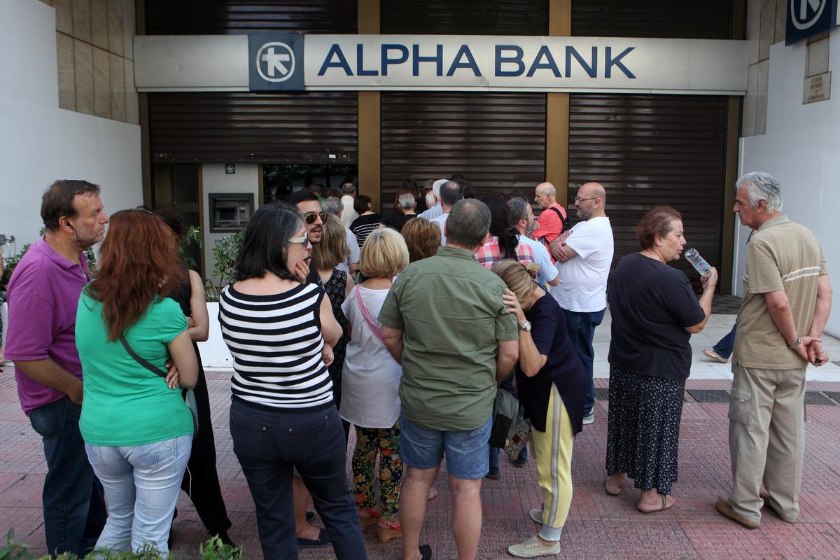 Greece: Banks, stock exchange shut until referendum