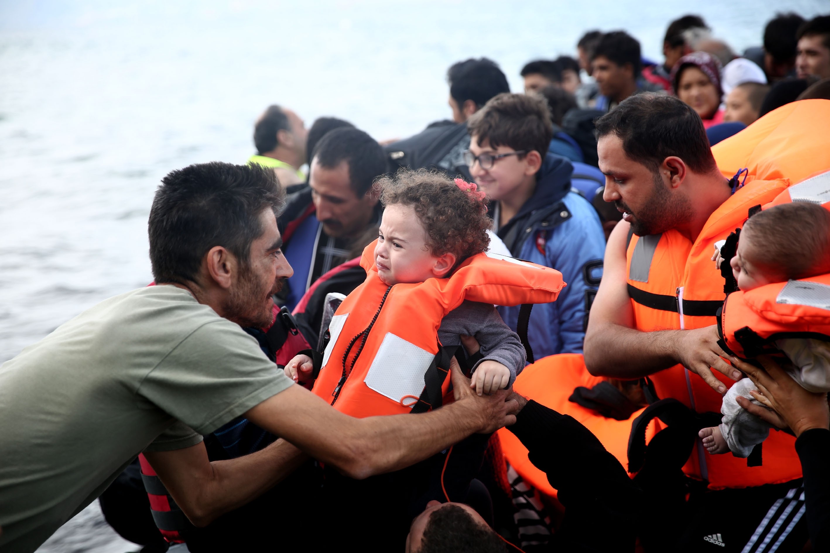 Turkey: Two die as refugee boat sinks off Aegean coast