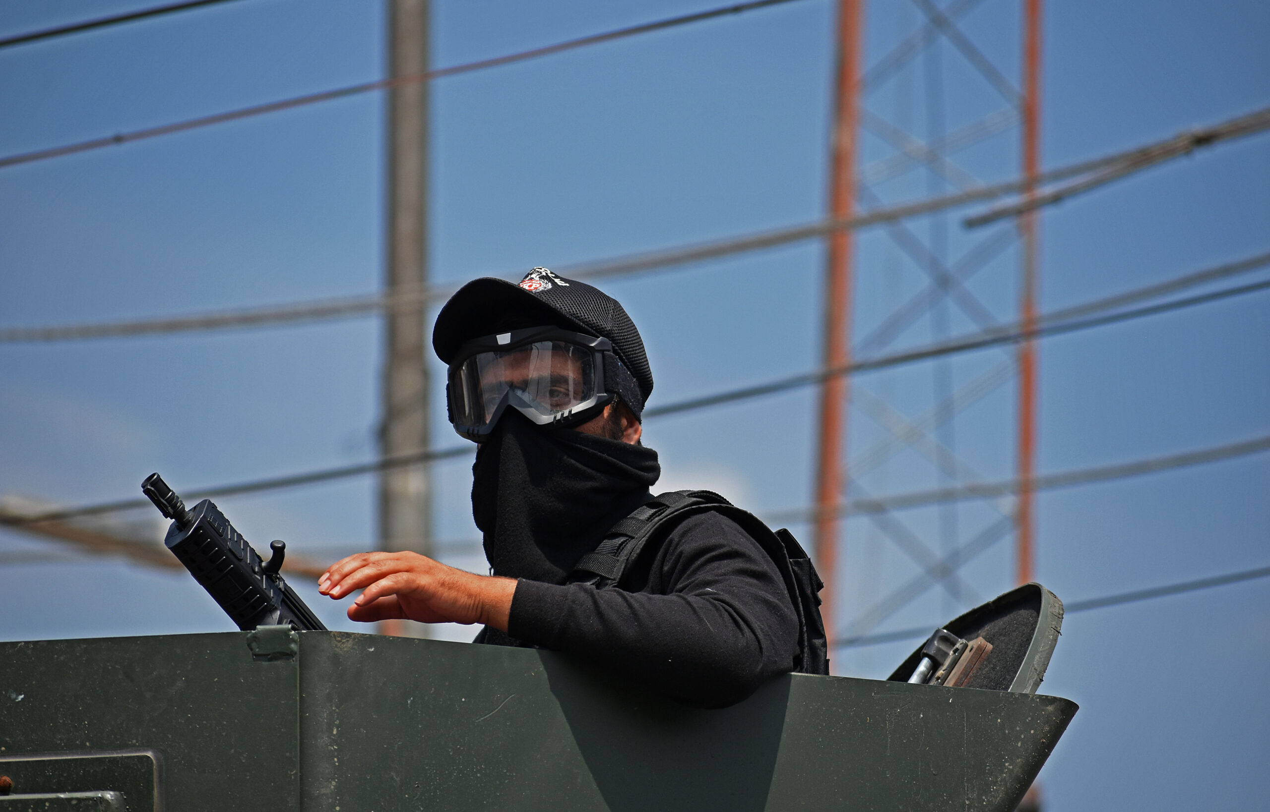 Jammu & Kashmir: Two Kashmiri militants & 4 Indian security officers were killed in clashes