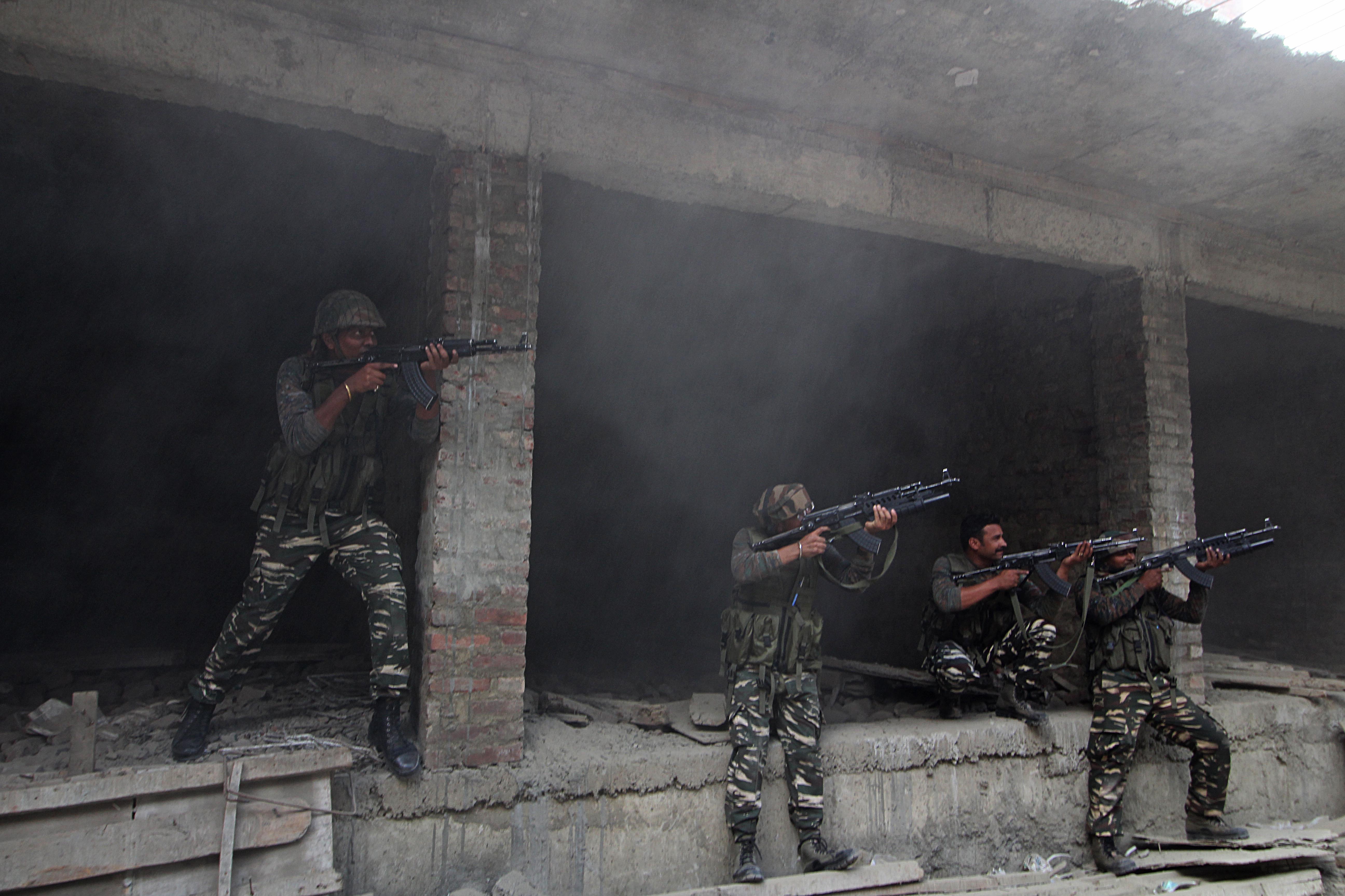 Jammu & Kashmir: Dozens of Kashmiris wounded in clash with Indian forces