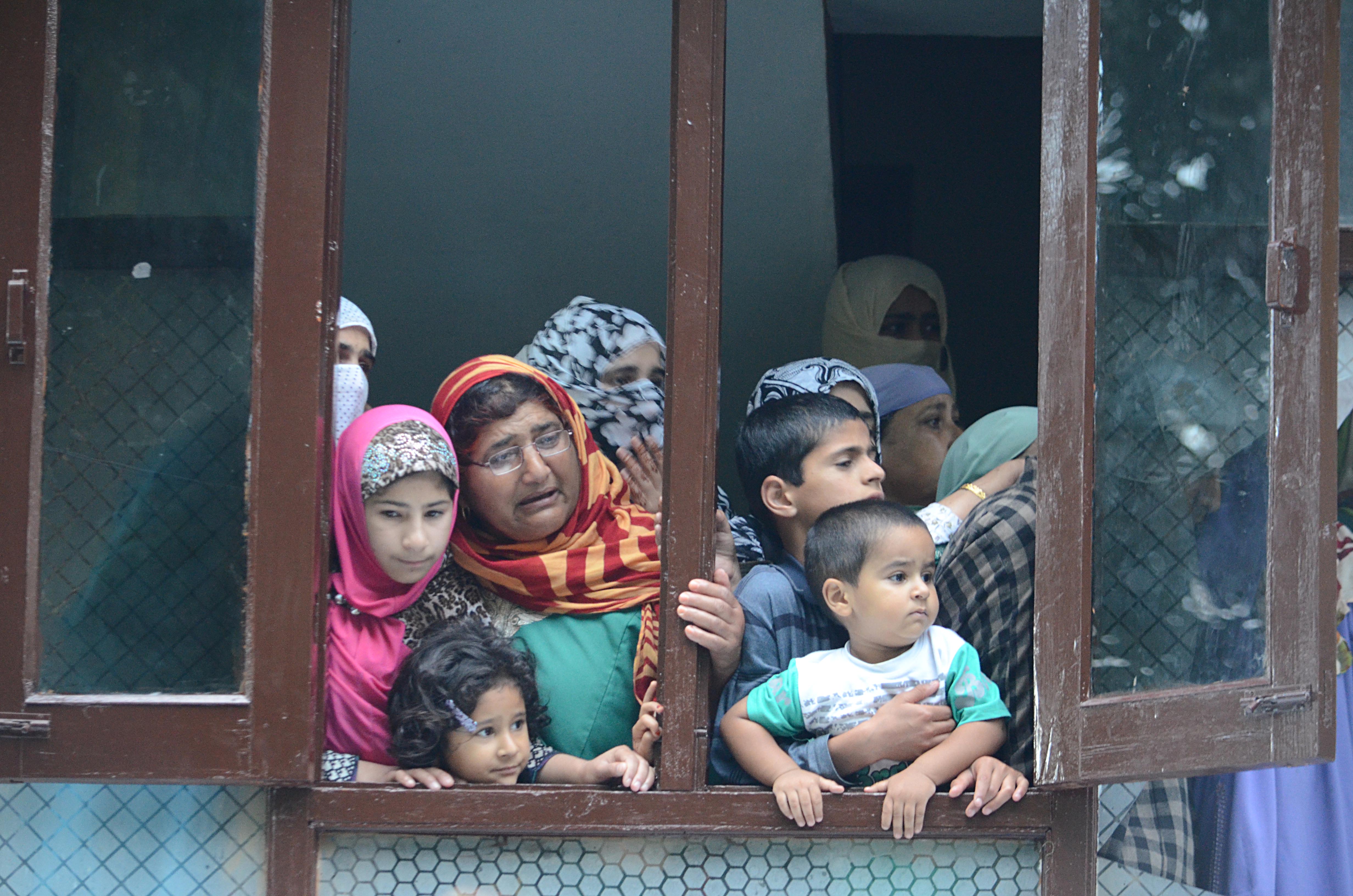 India: Deadly clashes stoke Kashmiri fury